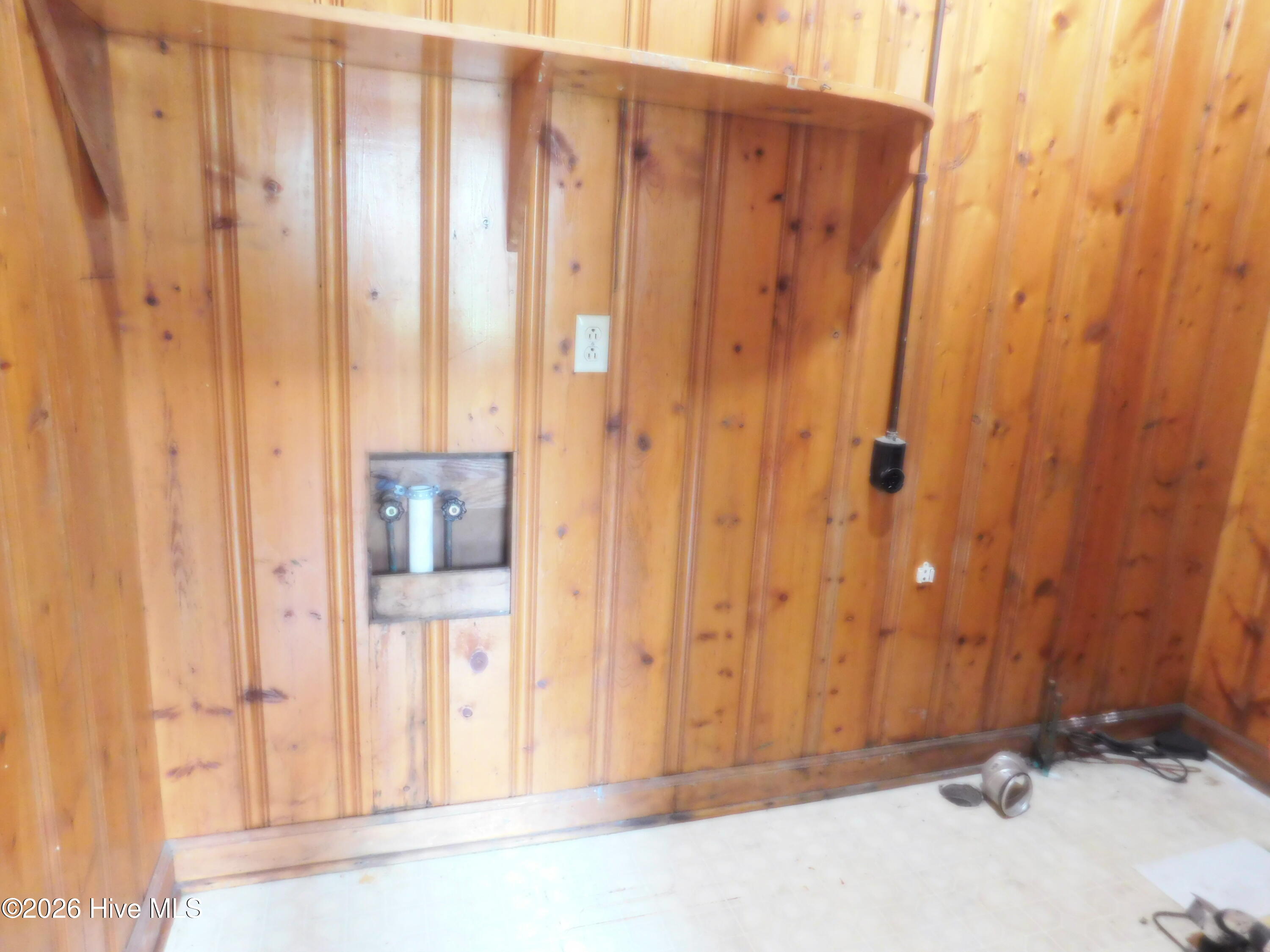 604 Everett Street Property Photo 17