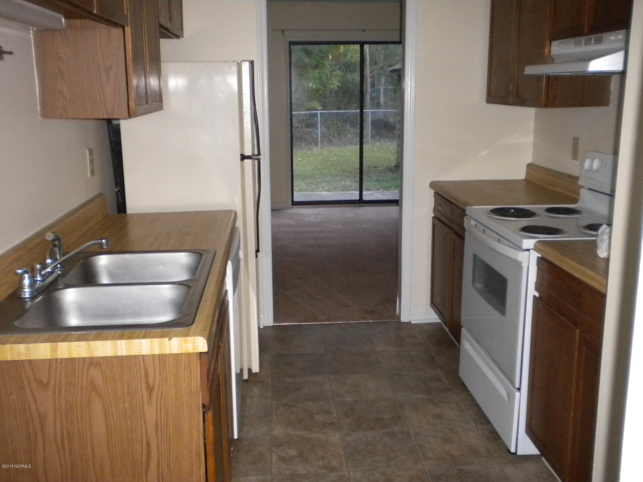 1913 Rolling Ridge Drive Property Photo 5
