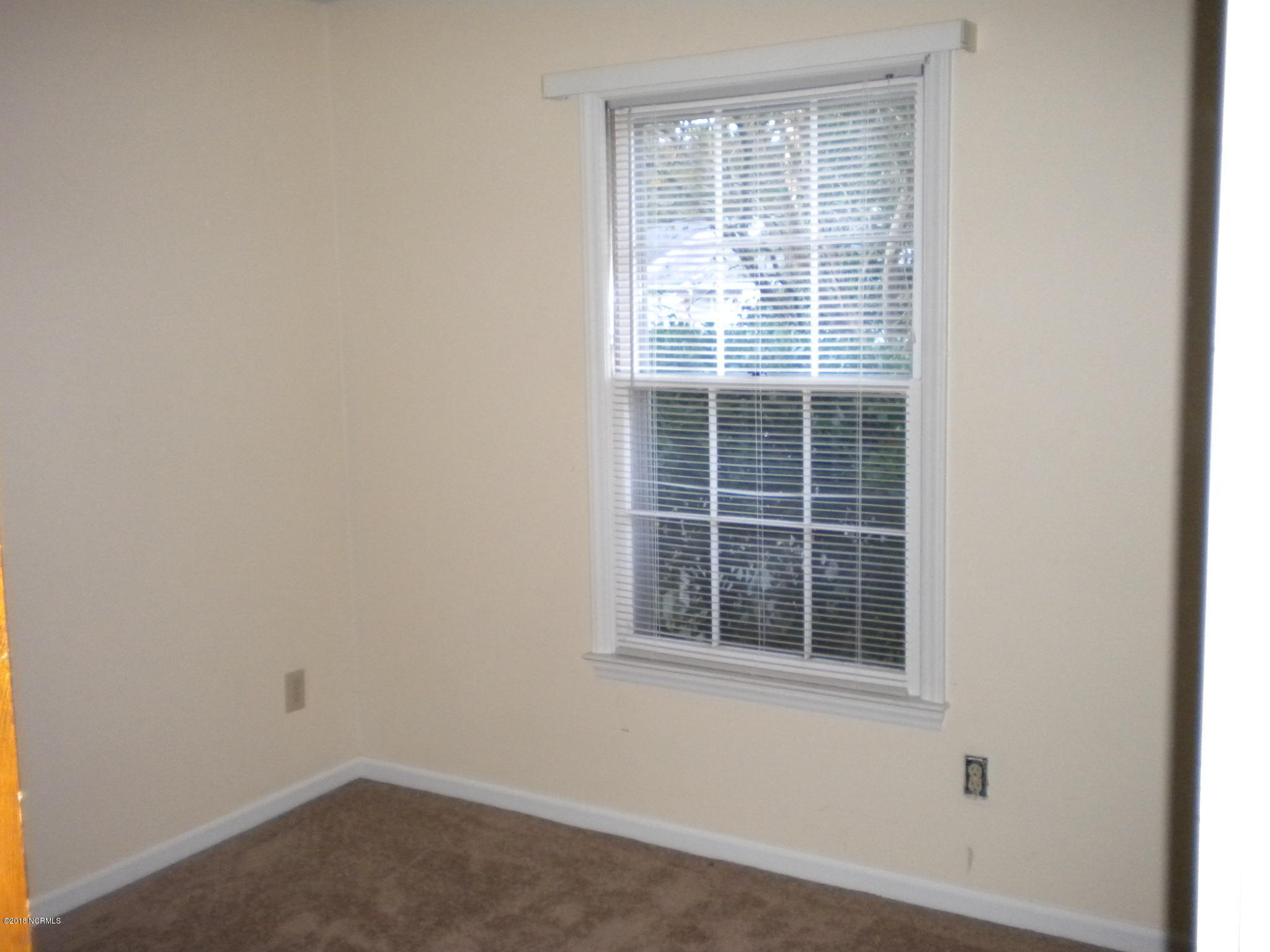 1913 Rolling Ridge Drive Property Photo 9