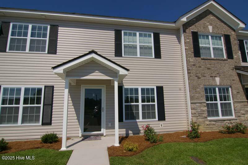 100 Chandler Drive D Property Photo 1