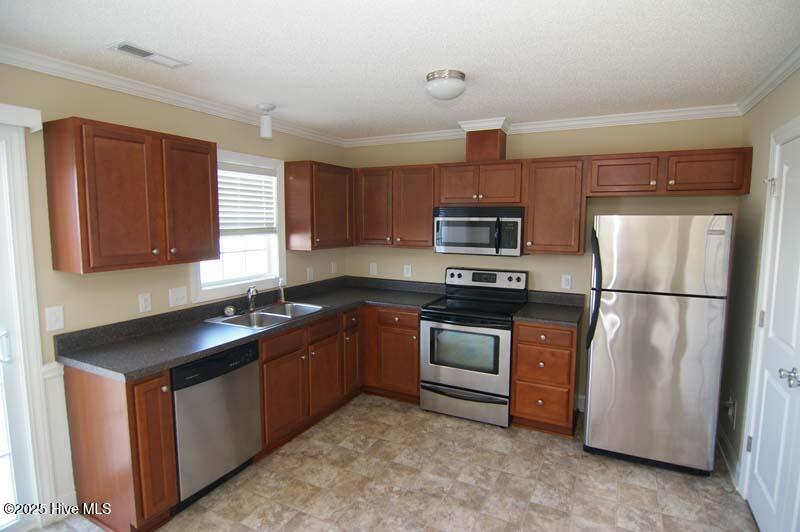 100 Chandler Drive D Property Photo 2