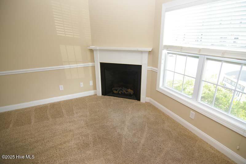 100 Chandler Drive D Property Photo 4