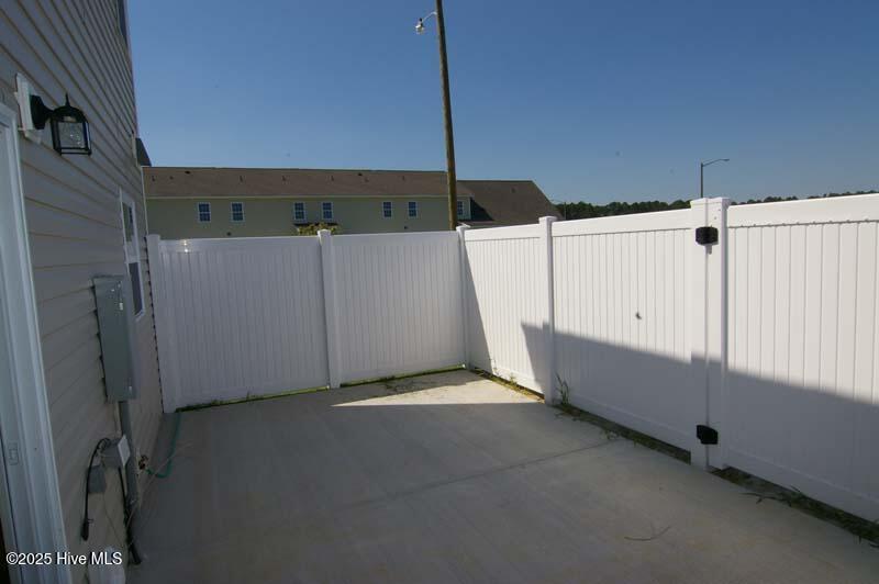 100 Chandler Drive D Property Photo 7