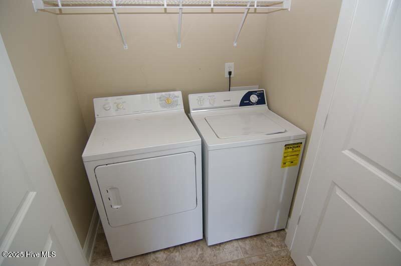 100 Chandler Drive D Property Photo 11