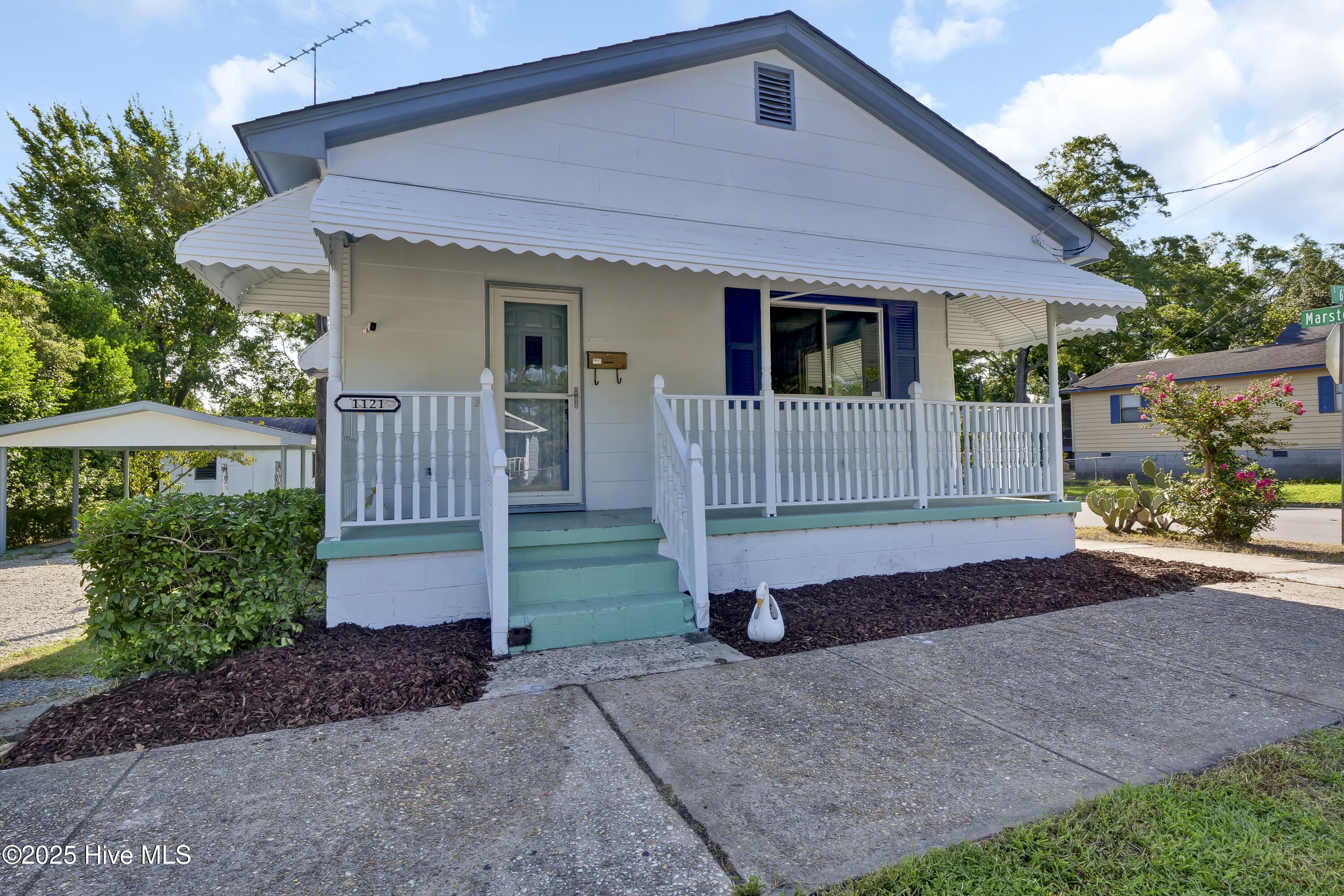 1121 S 6th Street Property Photo 1
