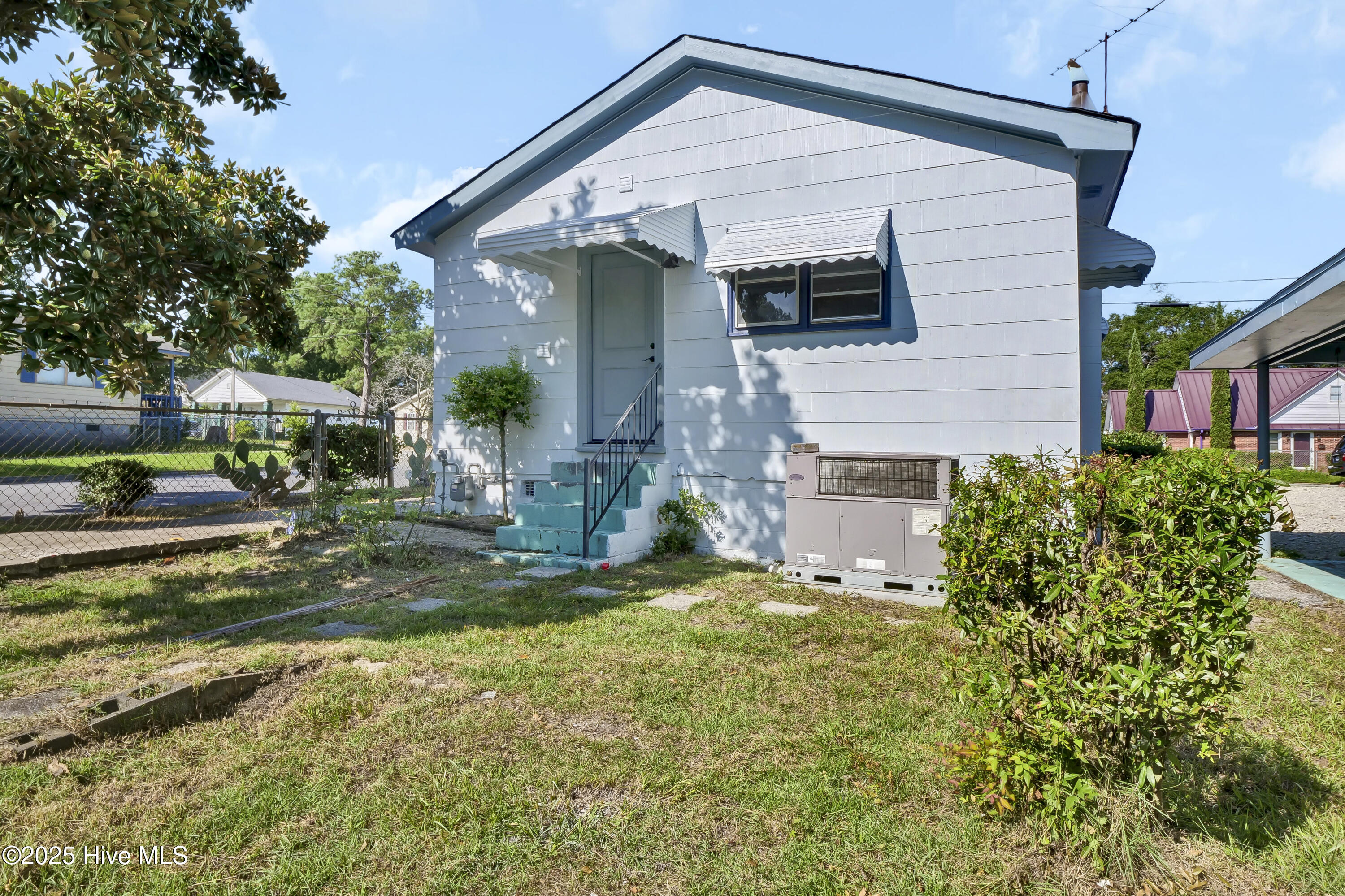 1121 S 6th Street Property Photo 7