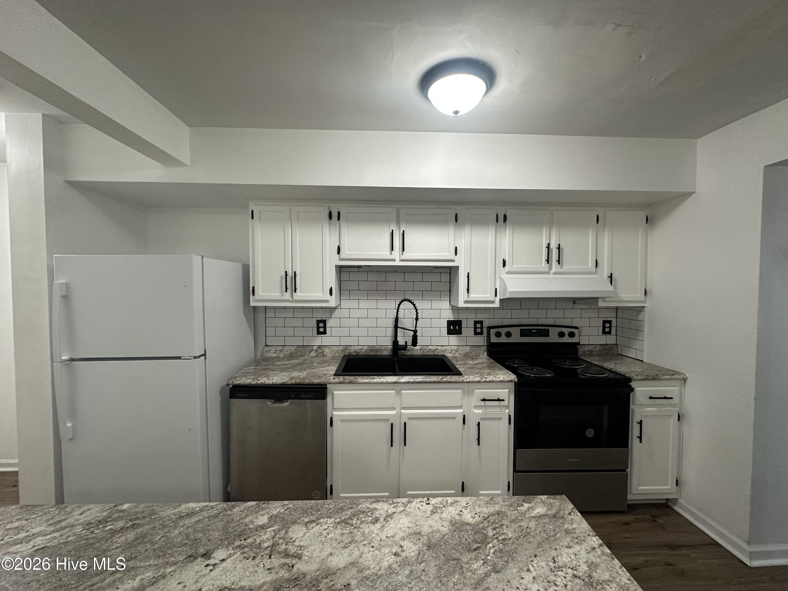 414 Myrtlewood Circle Property Photo 6