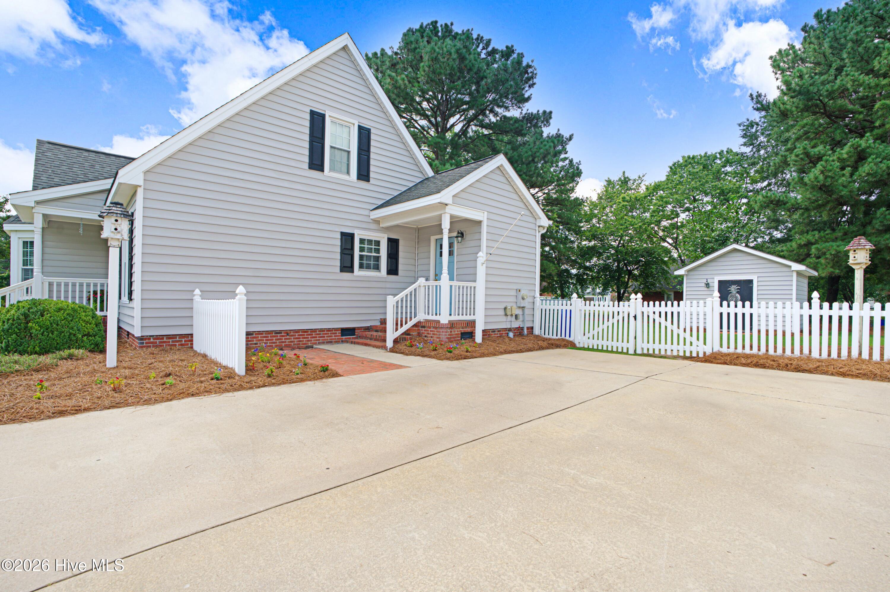 708 Prestwick Drive Property Photo 3