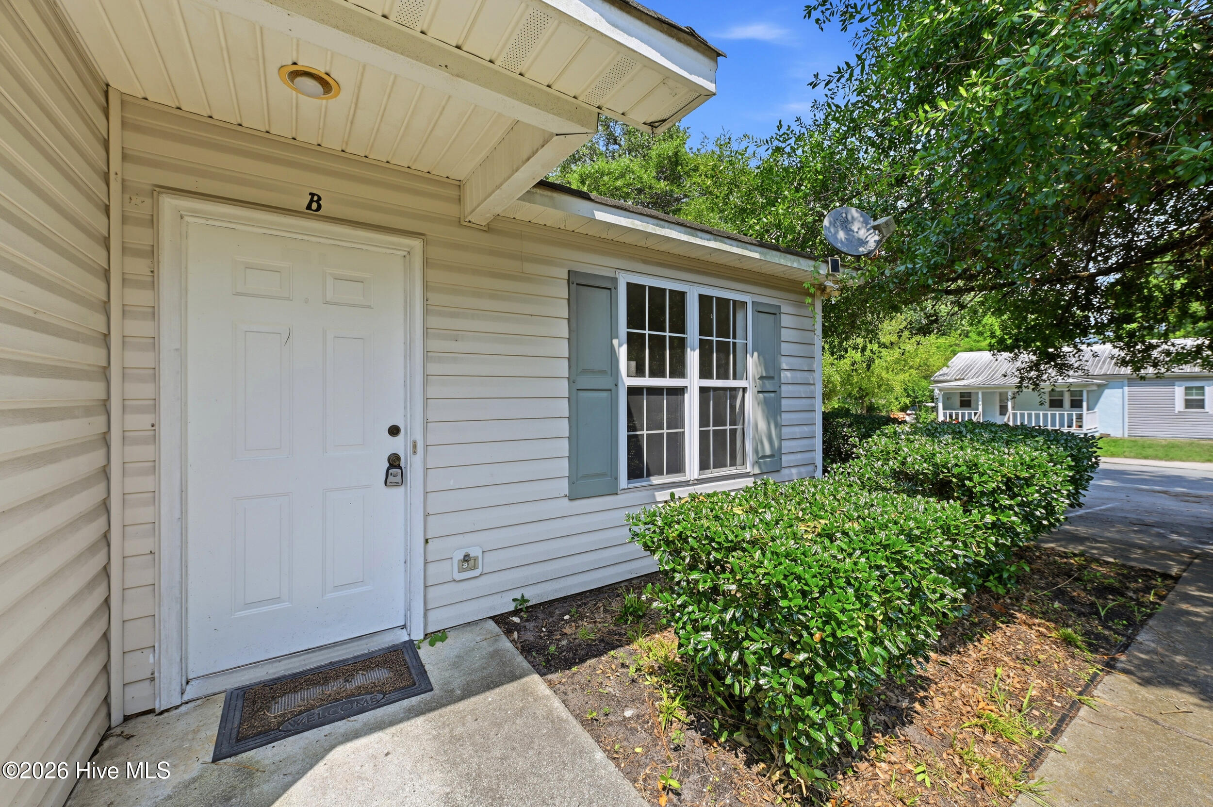 118 Avondale Avenue B Property Photo 3