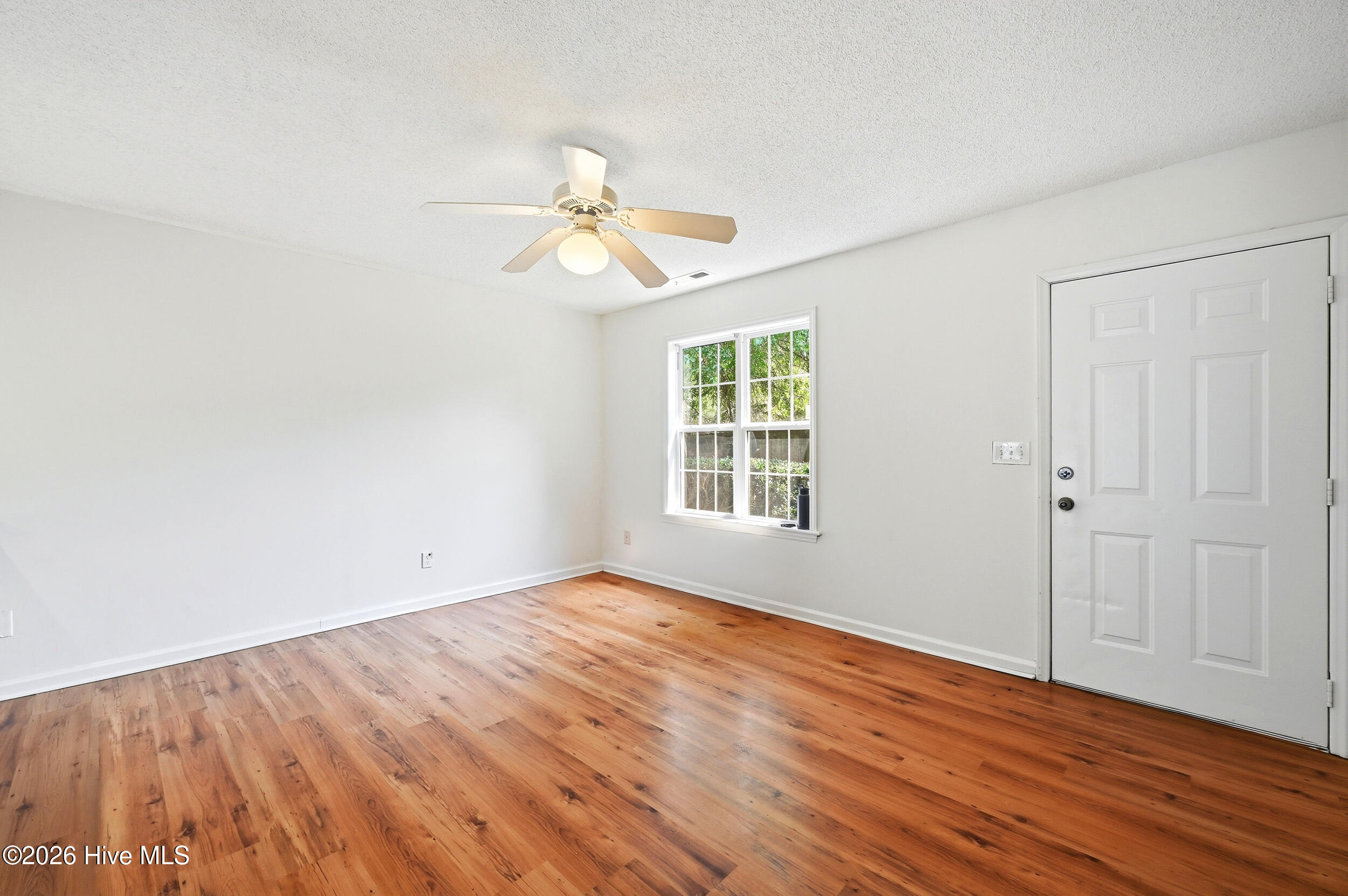 118 Avondale Avenue B Property Photo 5