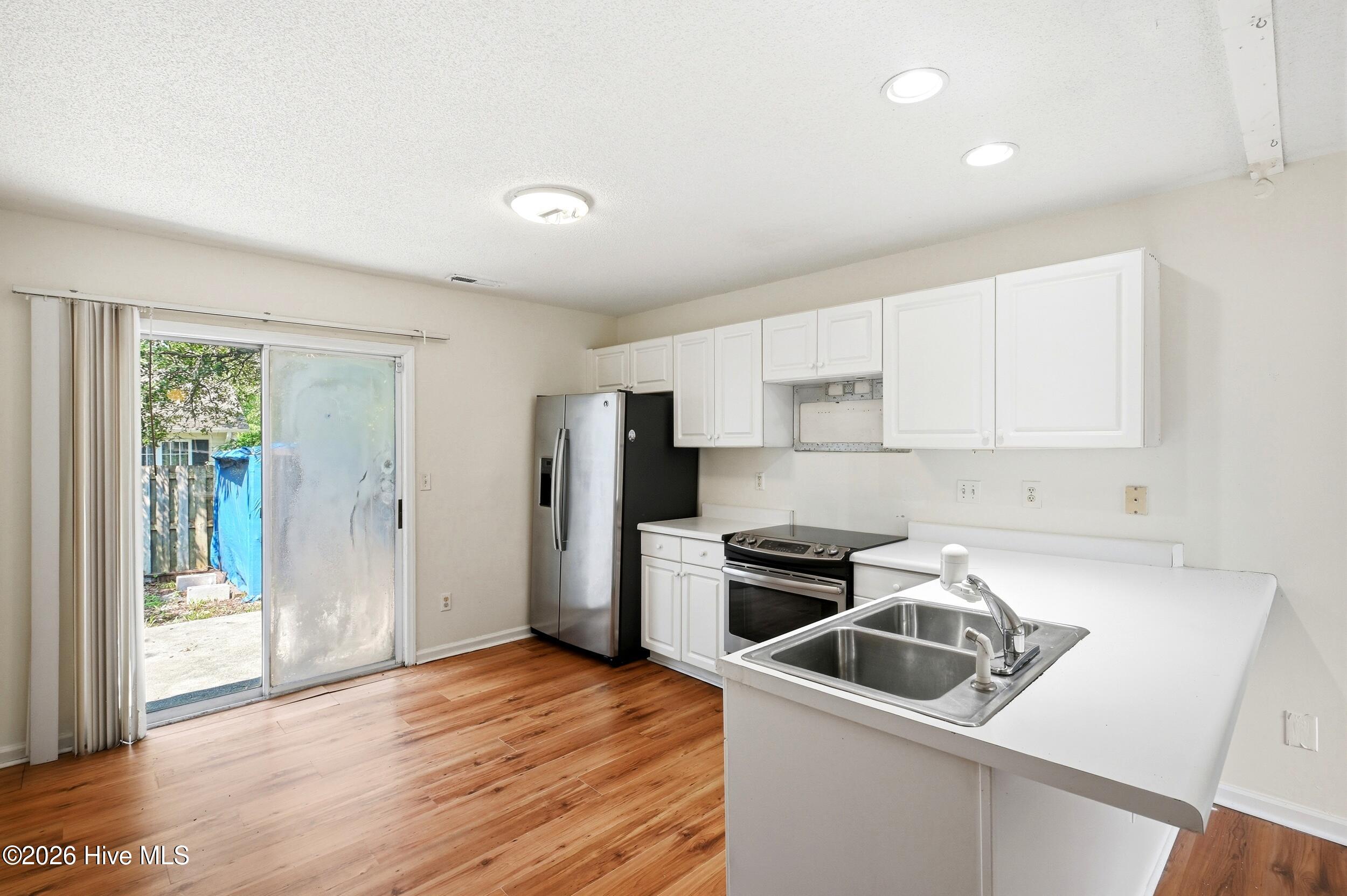 118 Avondale Avenue B Property Photo 7
