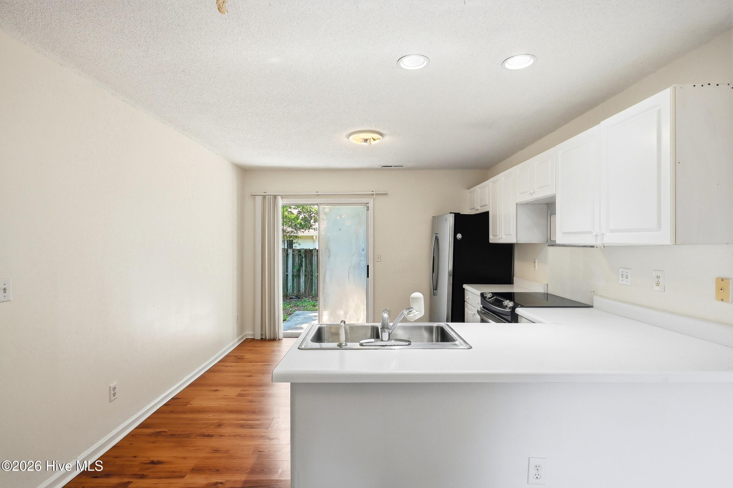 118 Avondale Avenue B Property Photo 8