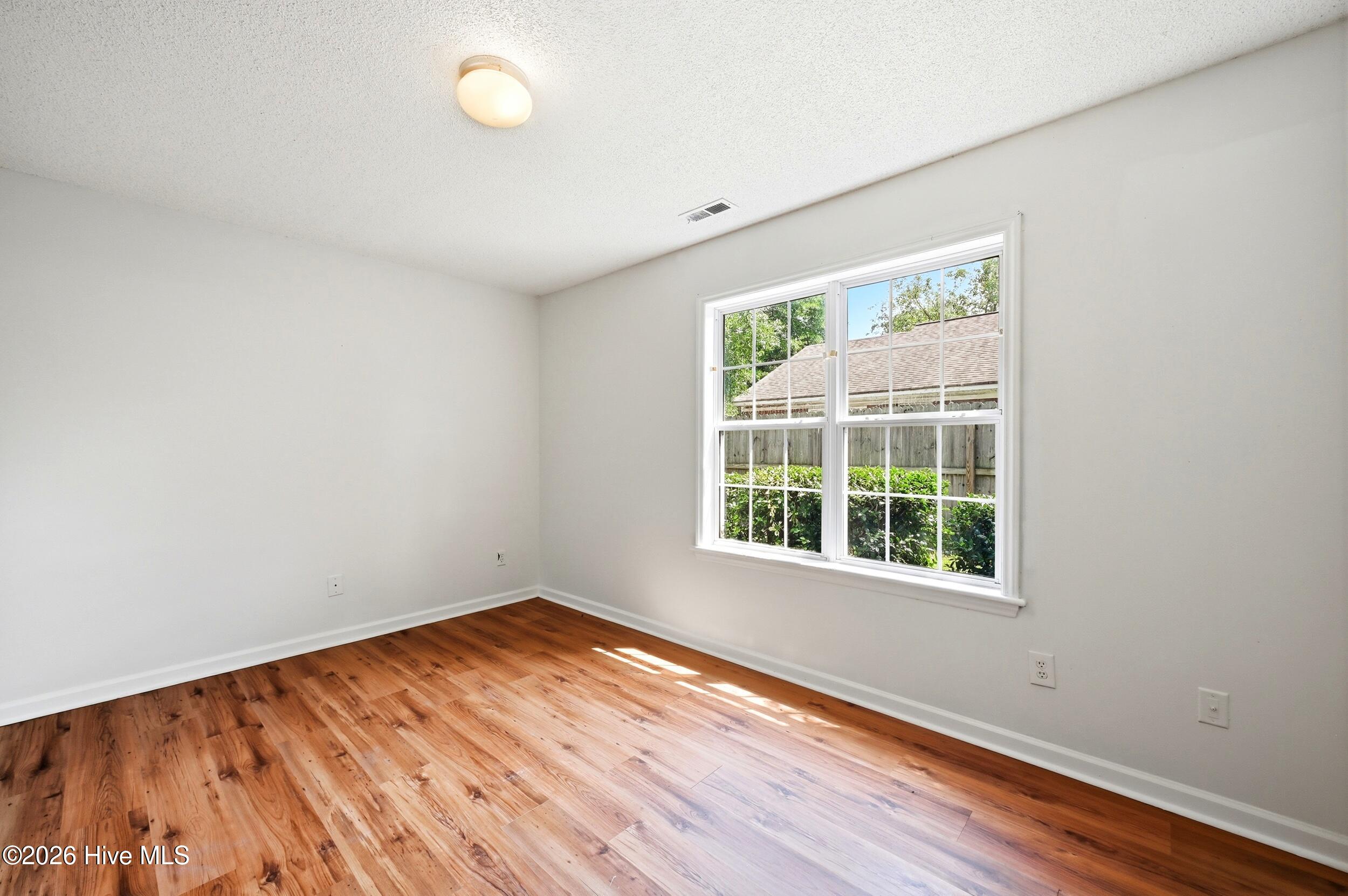118 Avondale Avenue B Property Photo 12