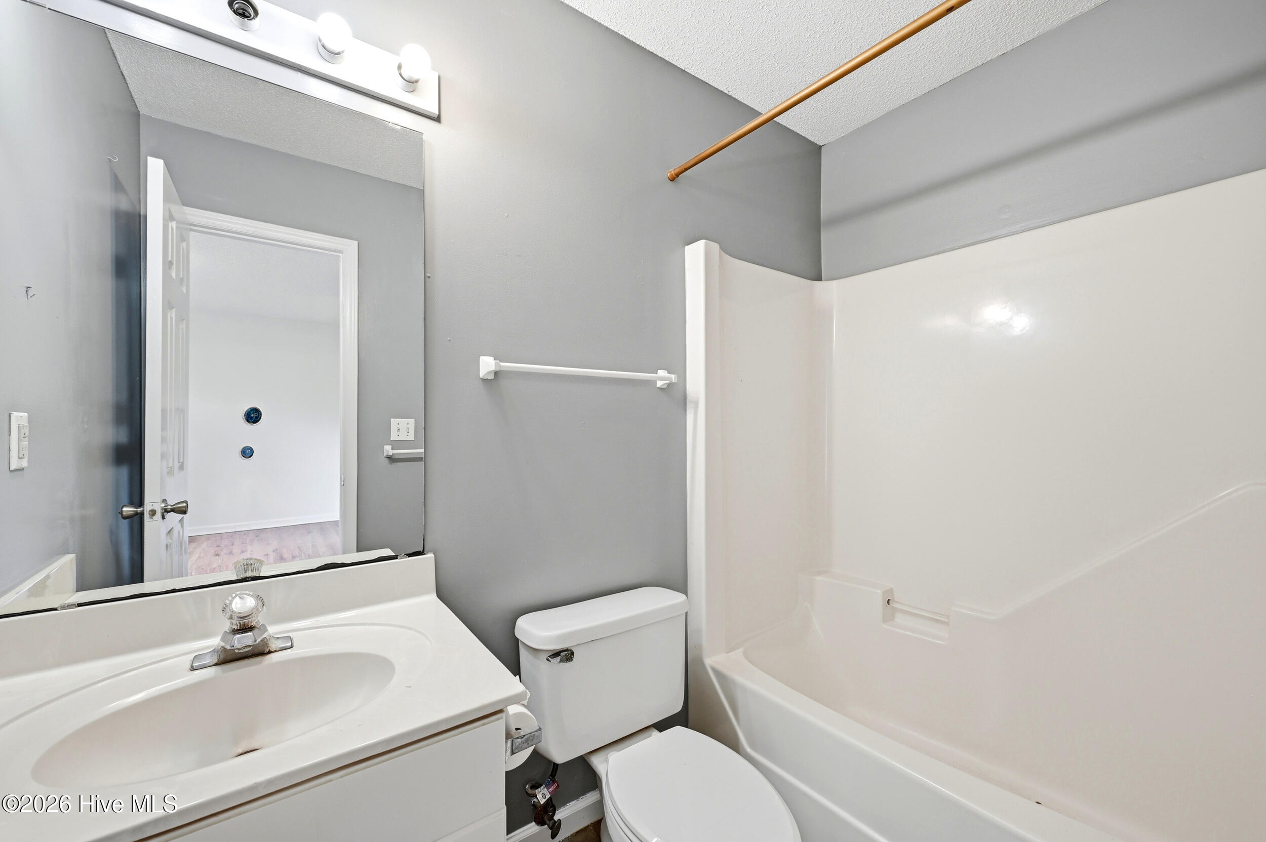 118 Avondale Avenue B Property Photo 15