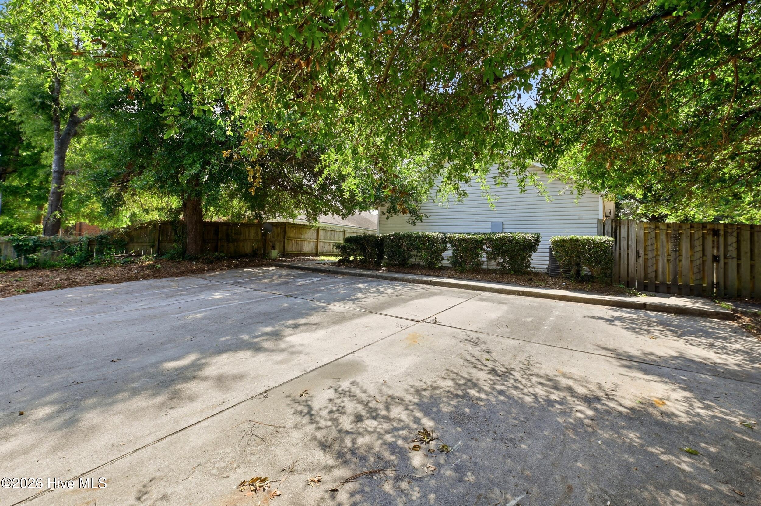 118 Avondale Avenue B Property Photo 30
