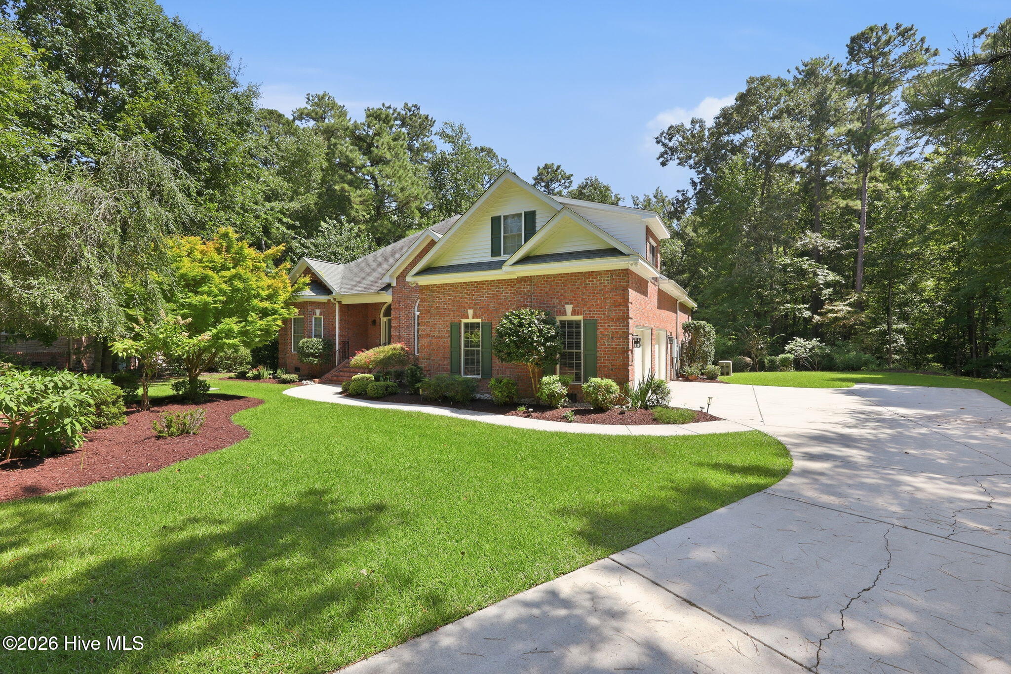 3807 Leaf Court Property Photo 4
