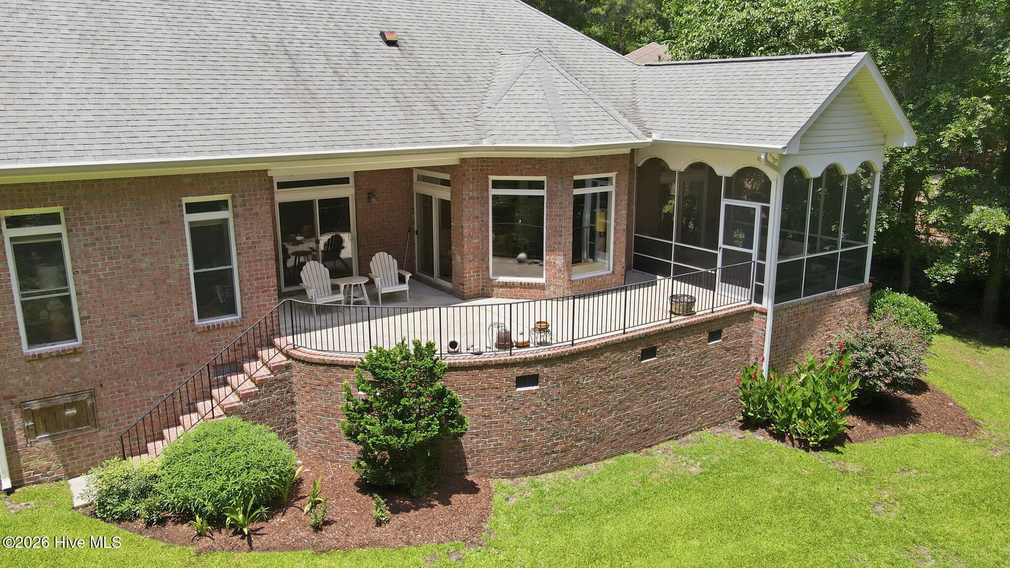3807 Leaf Court Property Photo 7