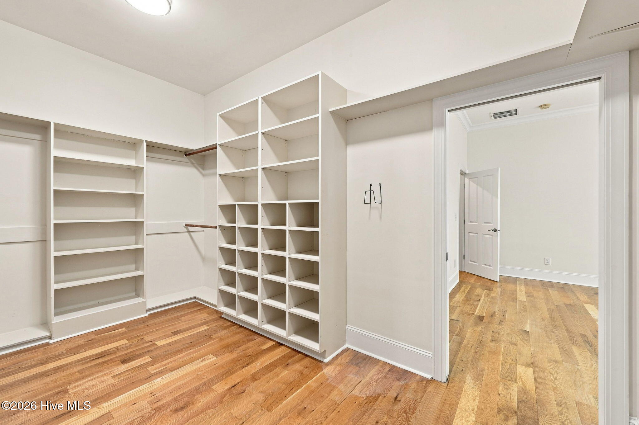 3807 Leaf Court Property Photo 24
