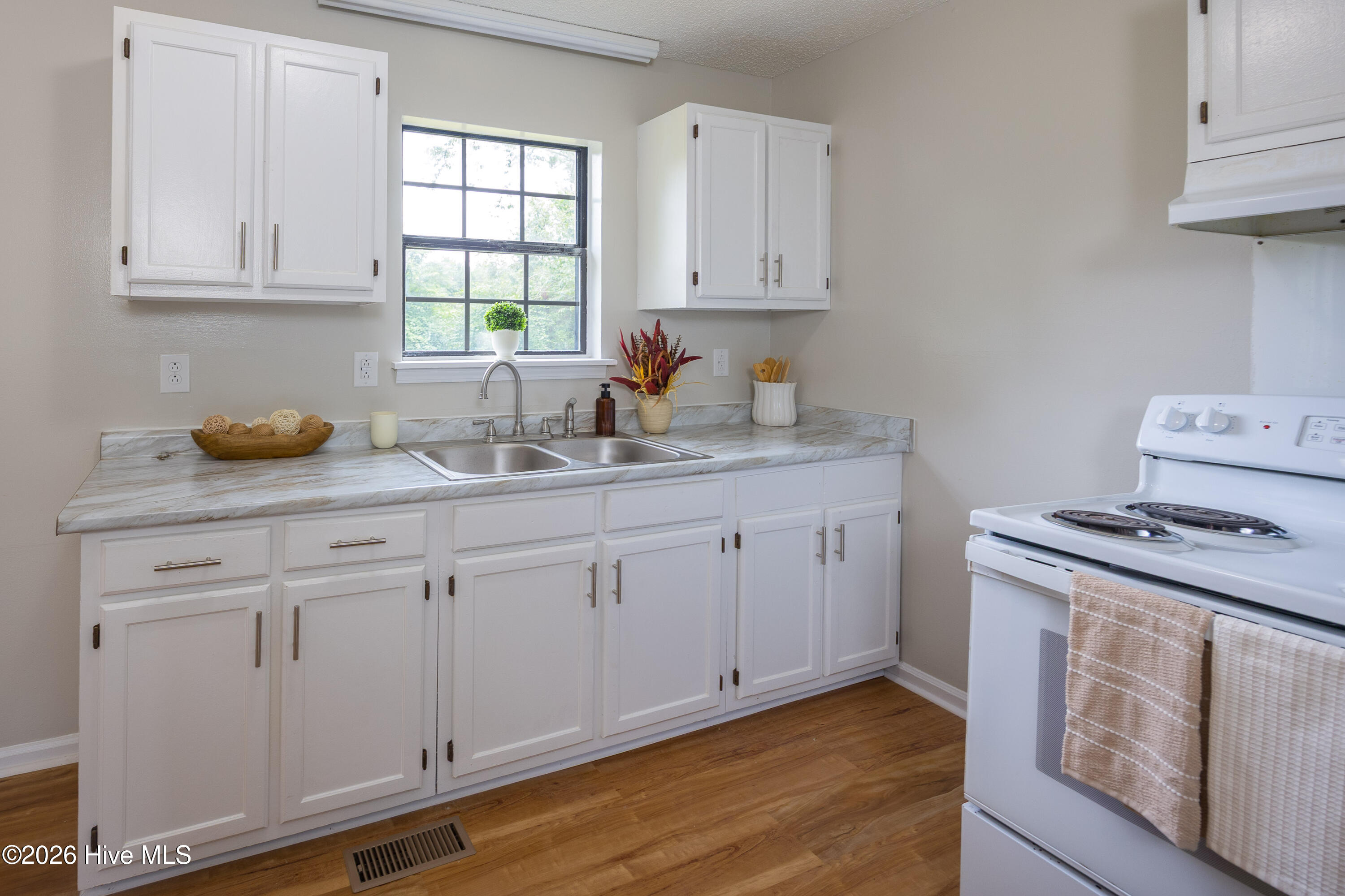 60 White Woods Road Property Photo 4