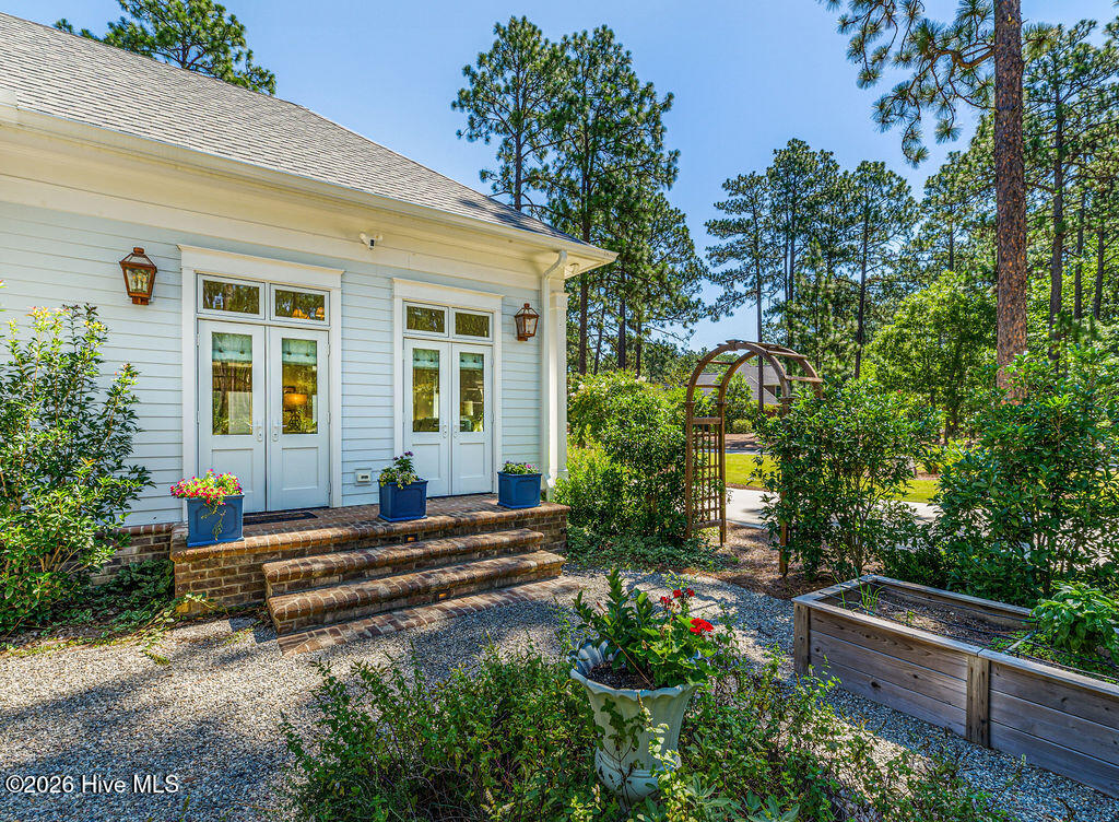 124 Chesterfield Drive Property Photo 40