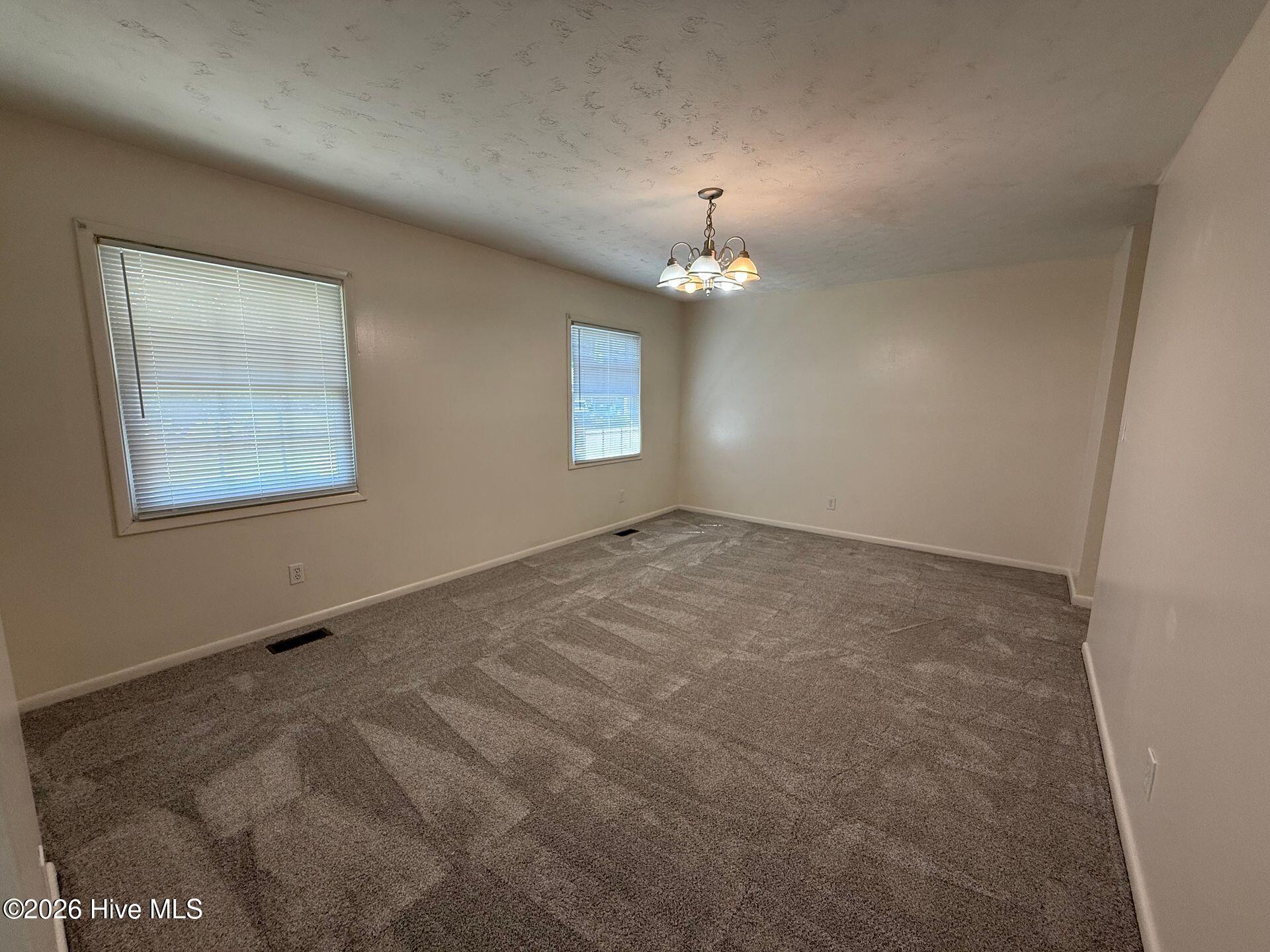 403 Thomas Drive Property Photo 8