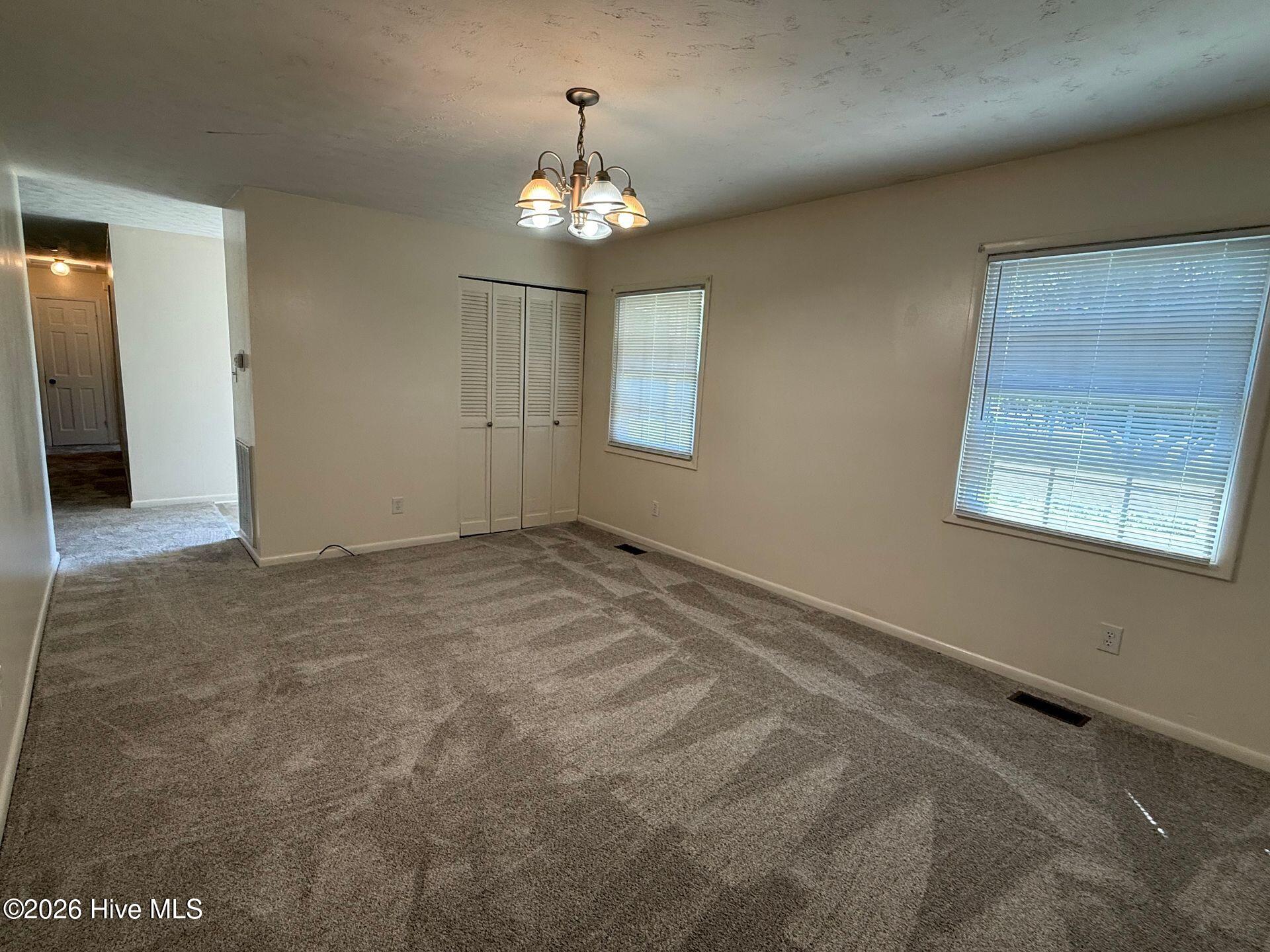 403 Thomas Drive Property Photo 9