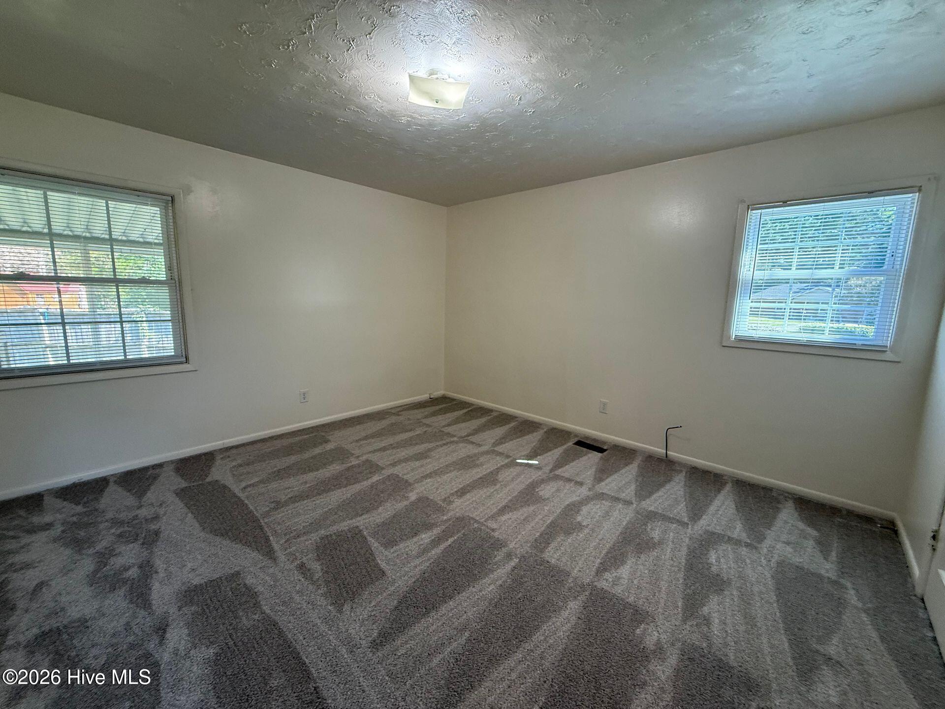 403 Thomas Drive Property Photo 11