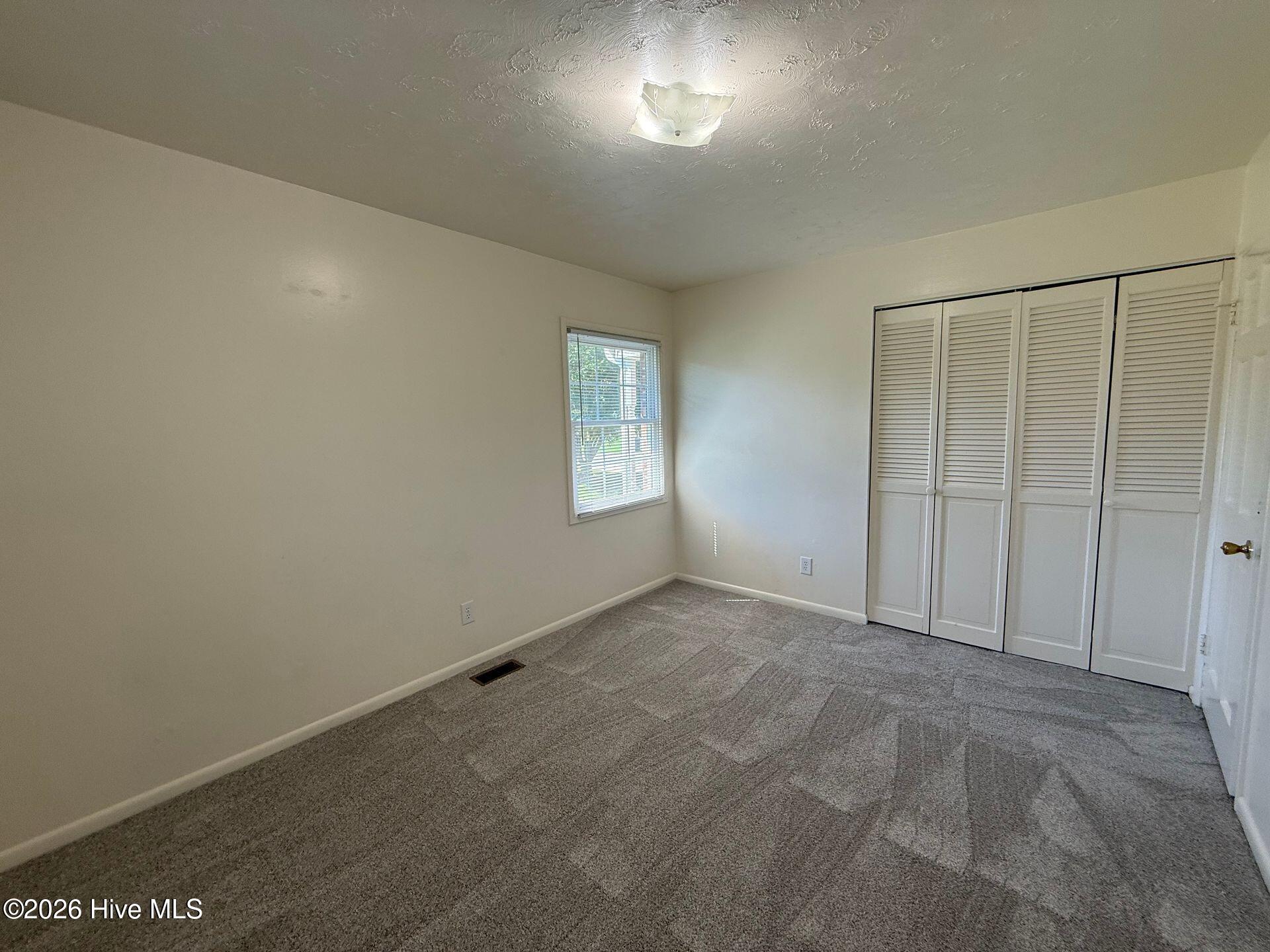 403 Thomas Drive Property Photo 12