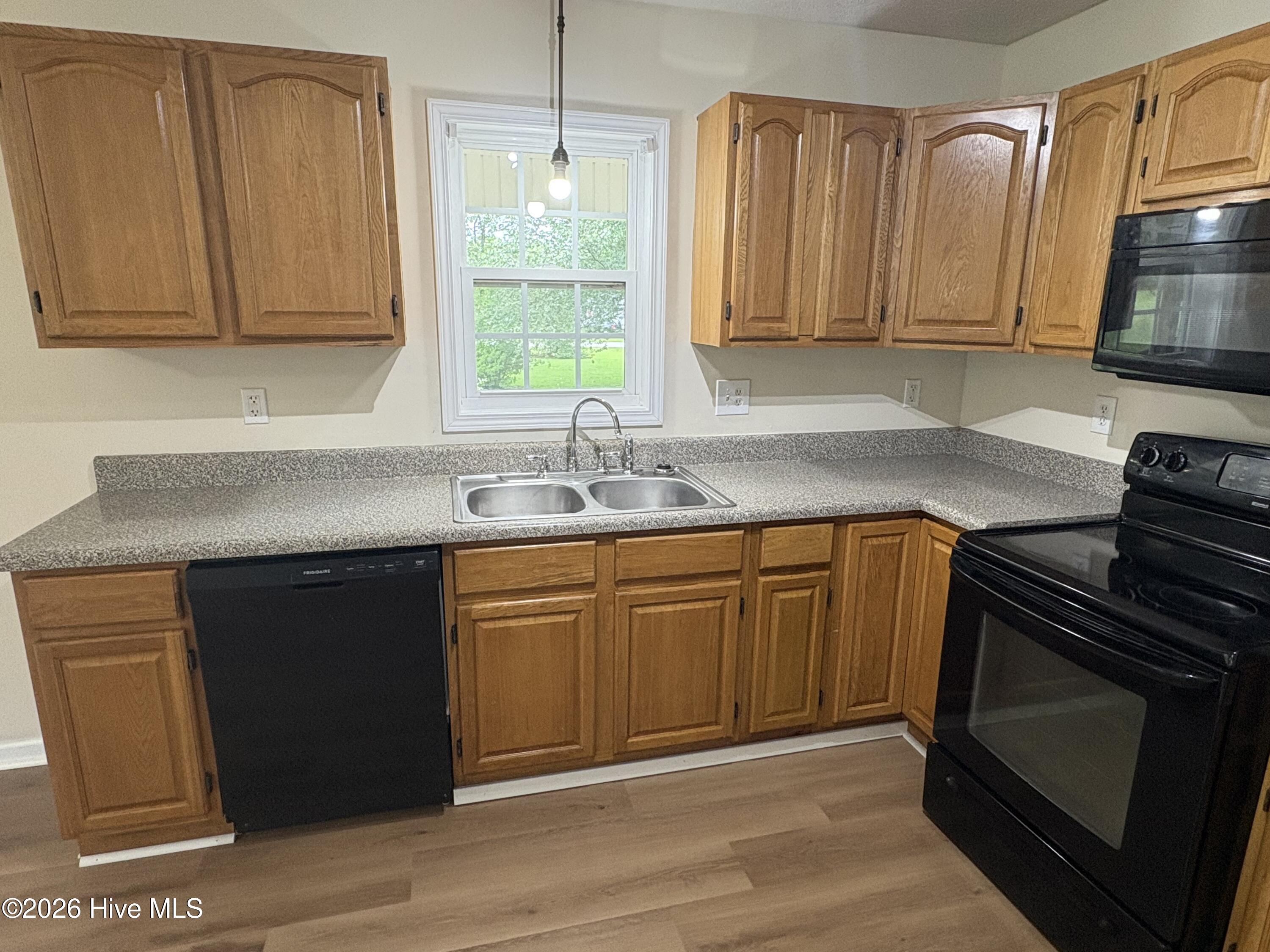 1054 Whitehall Road Property Photo 14