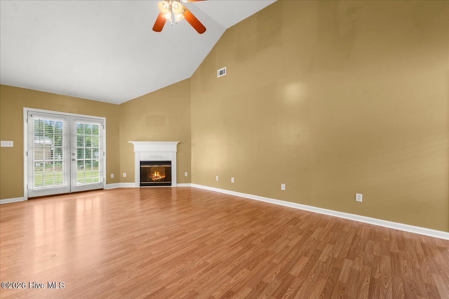 1748 Tamarind Way Property Photo 3