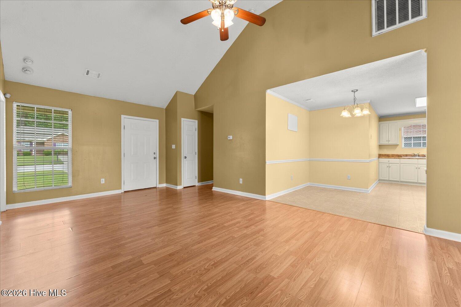 1748 Tamarind Way Property Photo 4