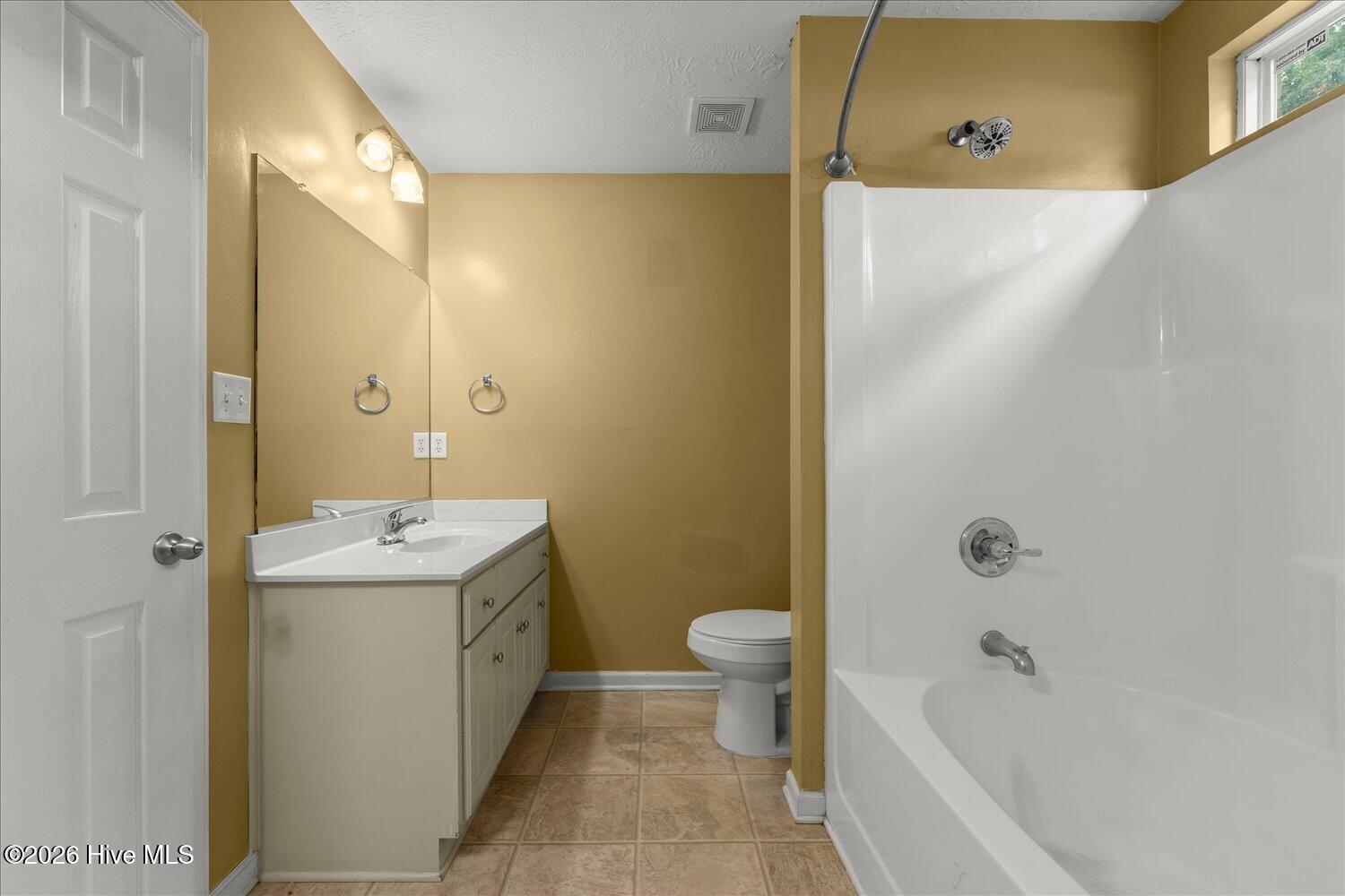 1748 Tamarind Way Property Photo 12