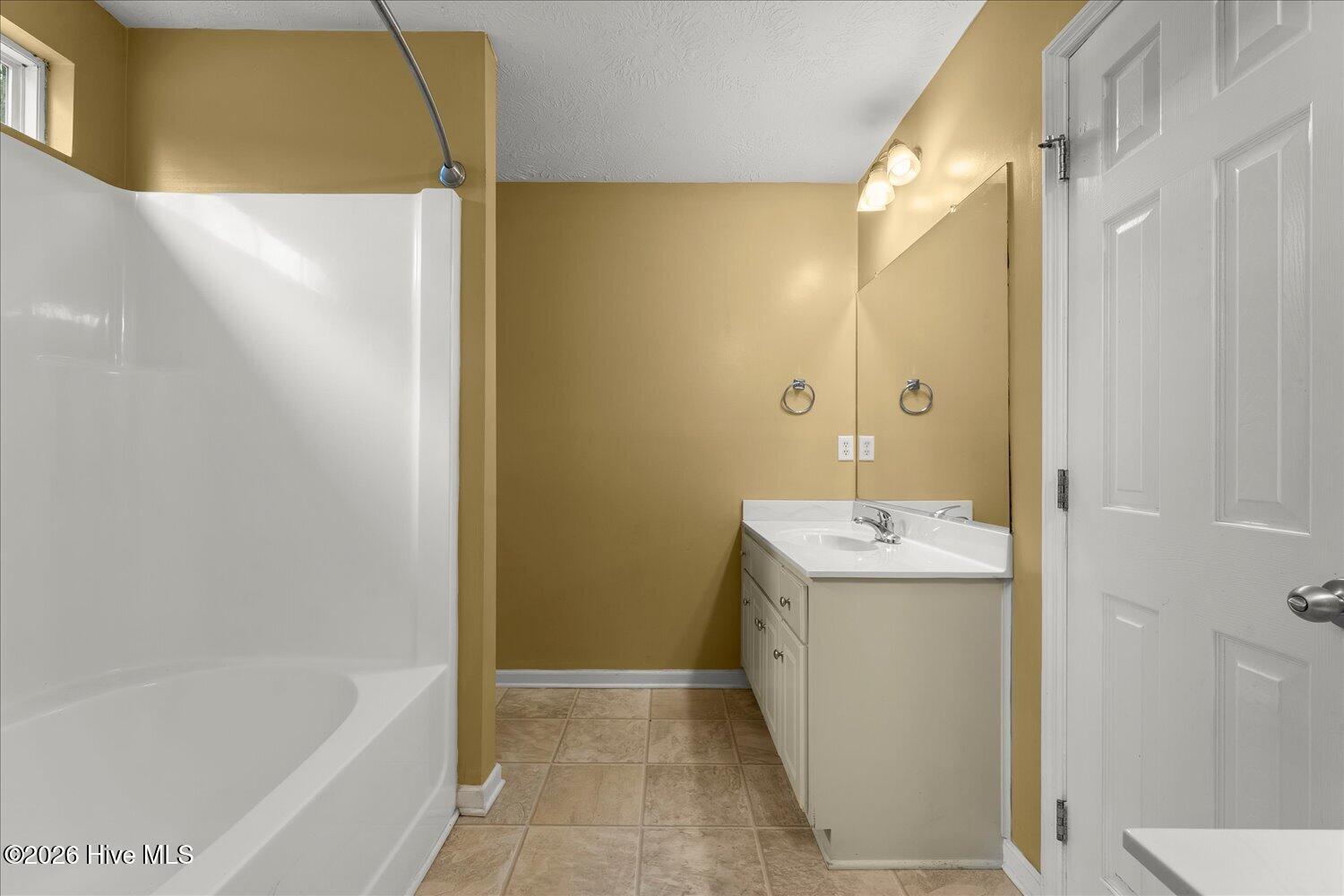 1748 Tamarind Way Property Photo 13