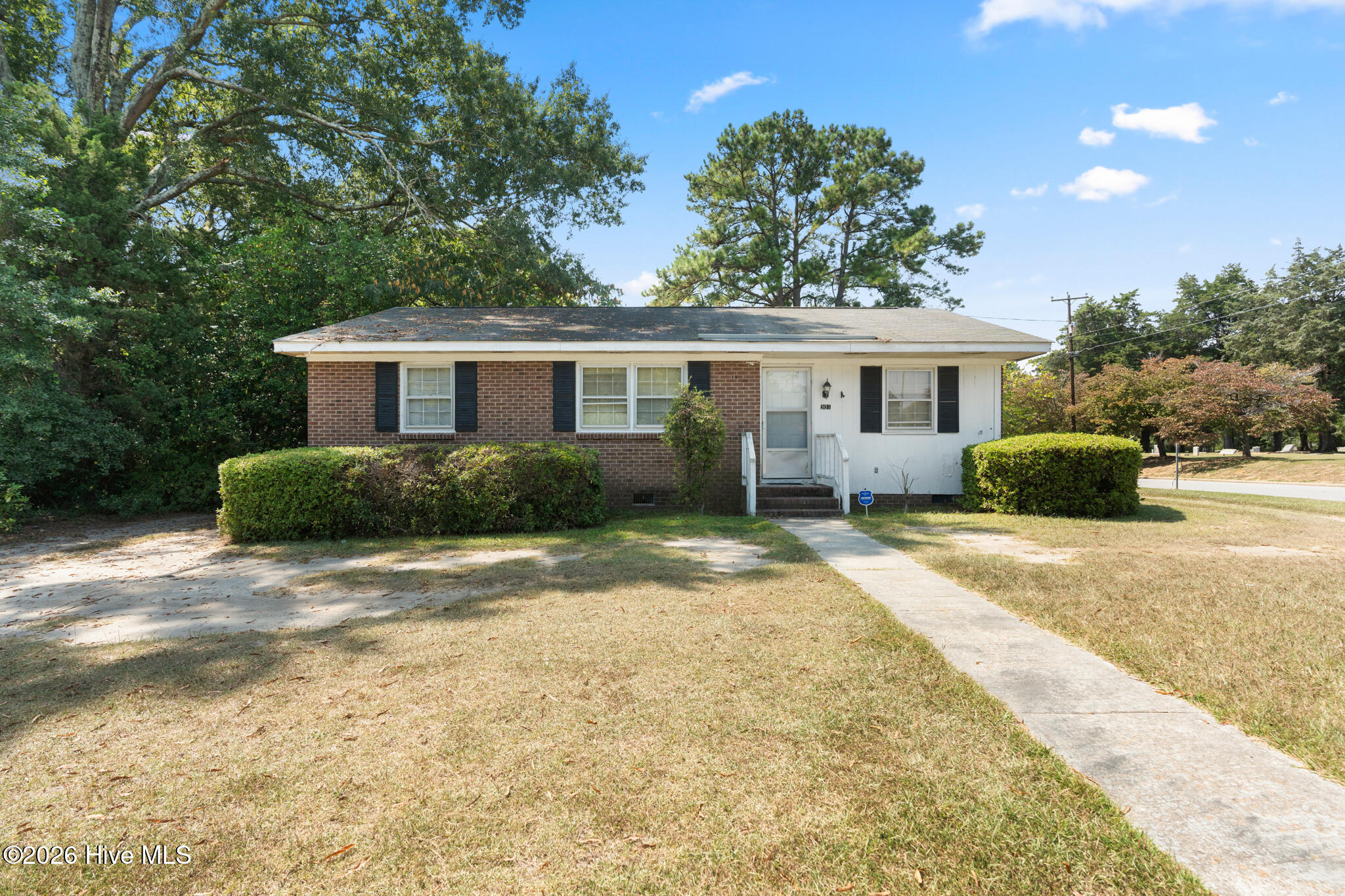 301 Tuskeegee Drive Property Photo 1