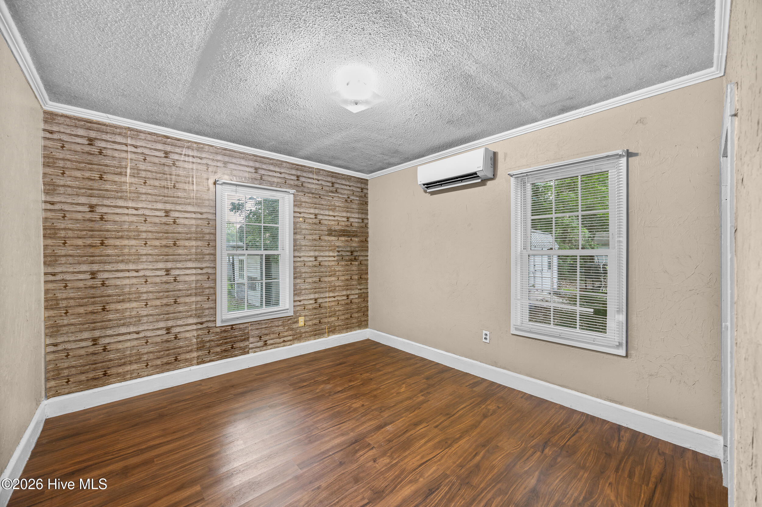 209 W Bridgers Street Property Photo 2