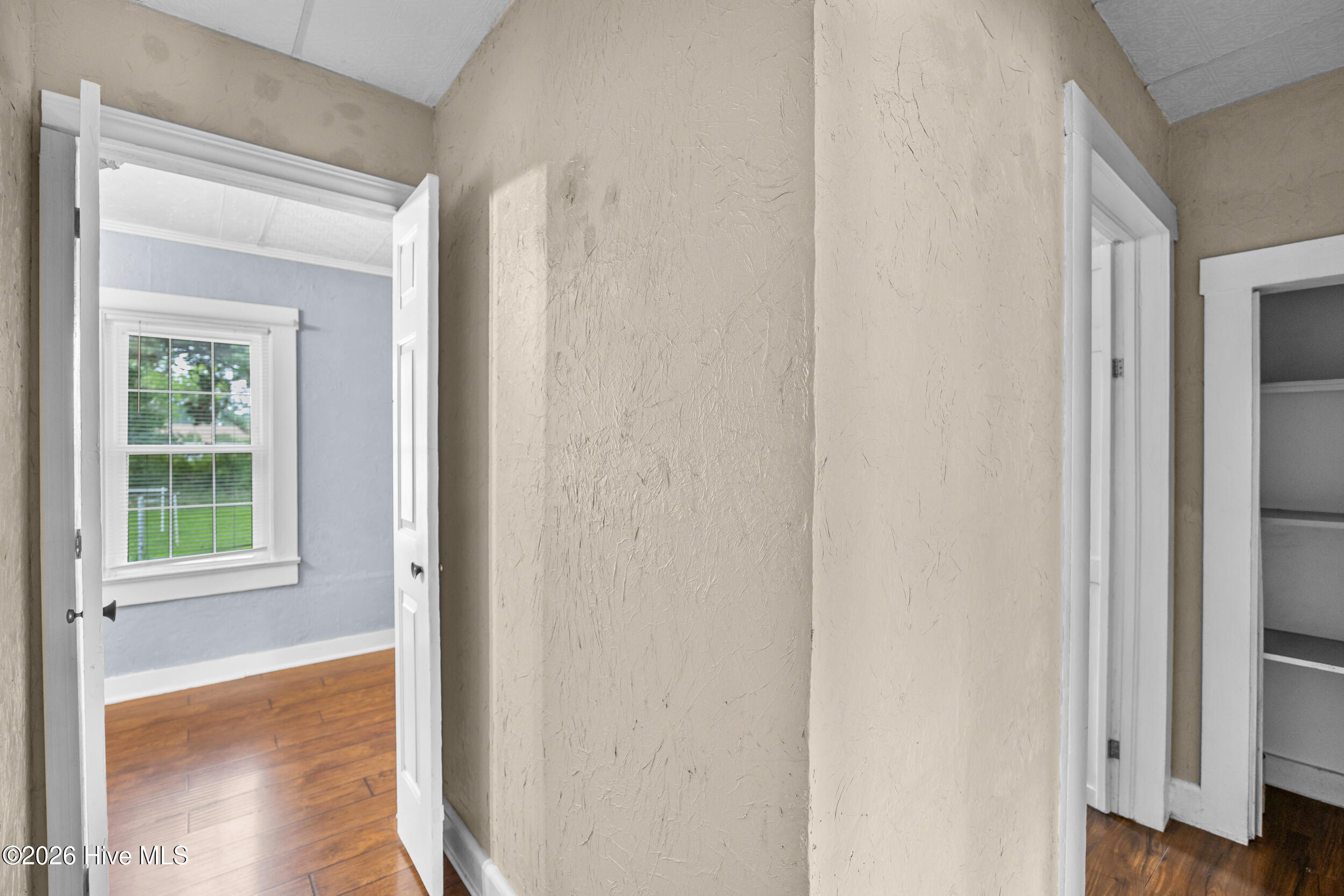 209 W Bridgers Street Property Photo 8