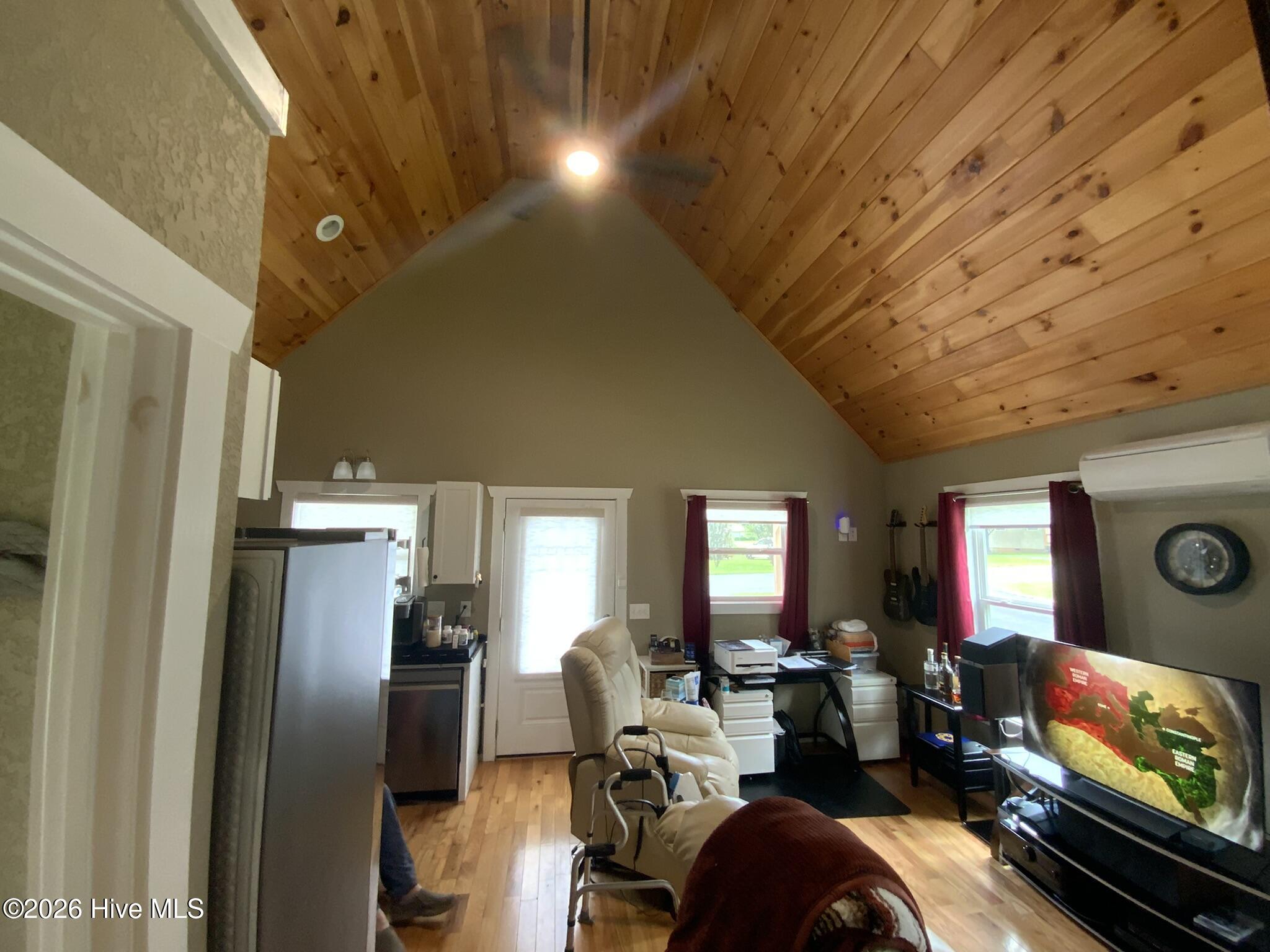 131 Lazy Bear Trail Property Photo 4