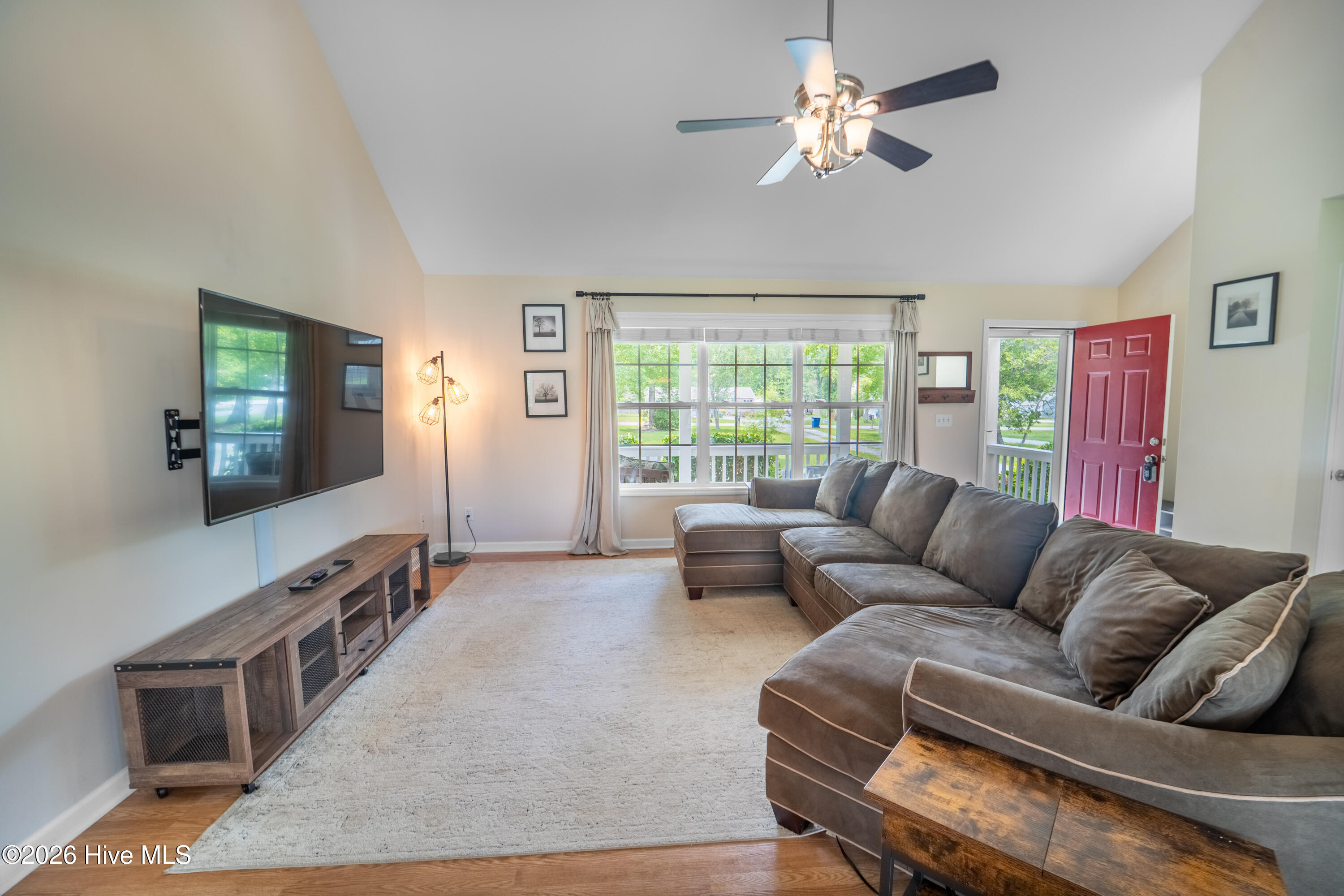 218 Oakmont Drive Property Photo 6