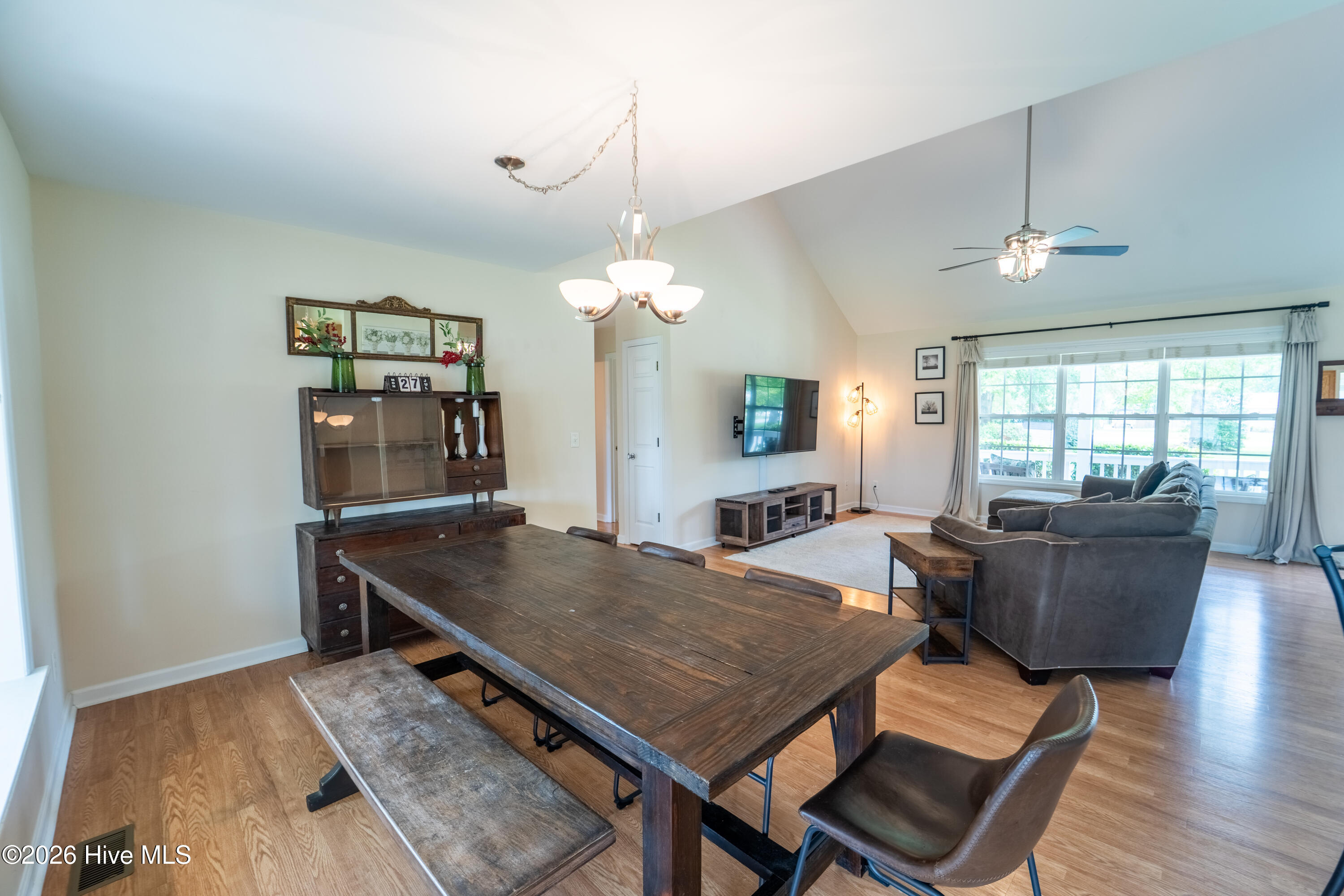 218 Oakmont Drive Property Photo 7