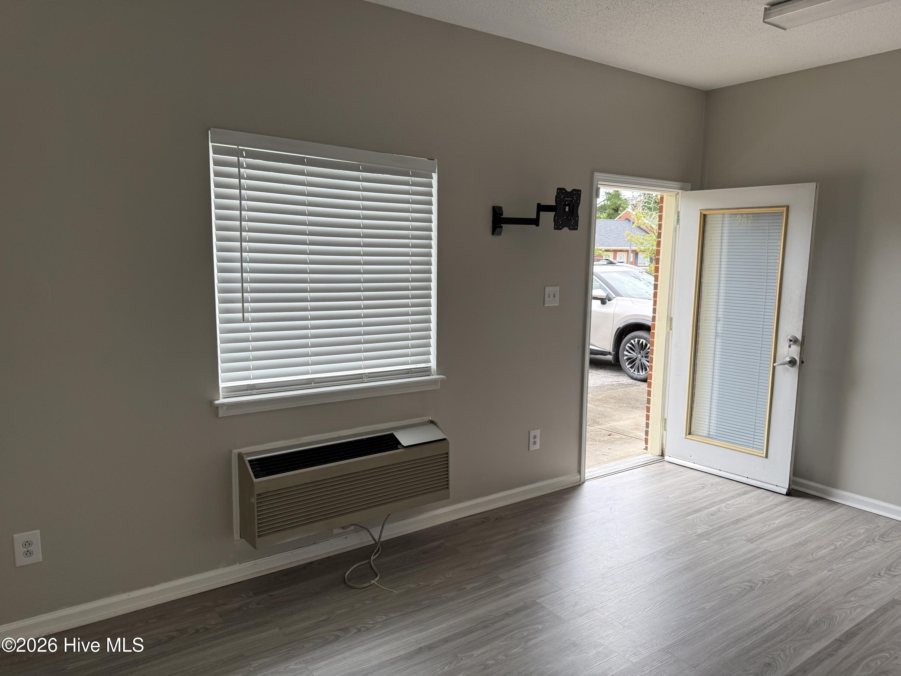1257 Colony Drive Property Photo 3