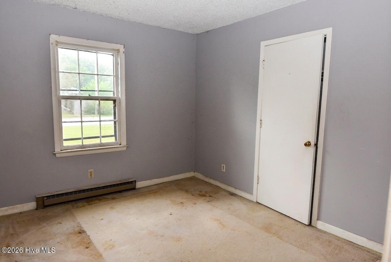 2554 Vernon Avenue Property Photo 11