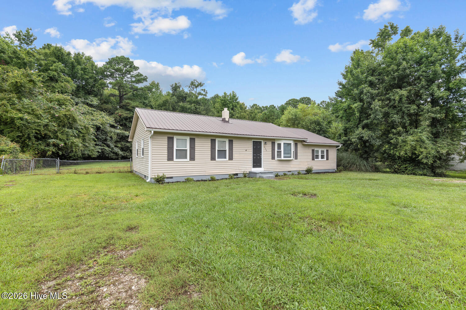 225 Lakewood Drive Property Photo 3