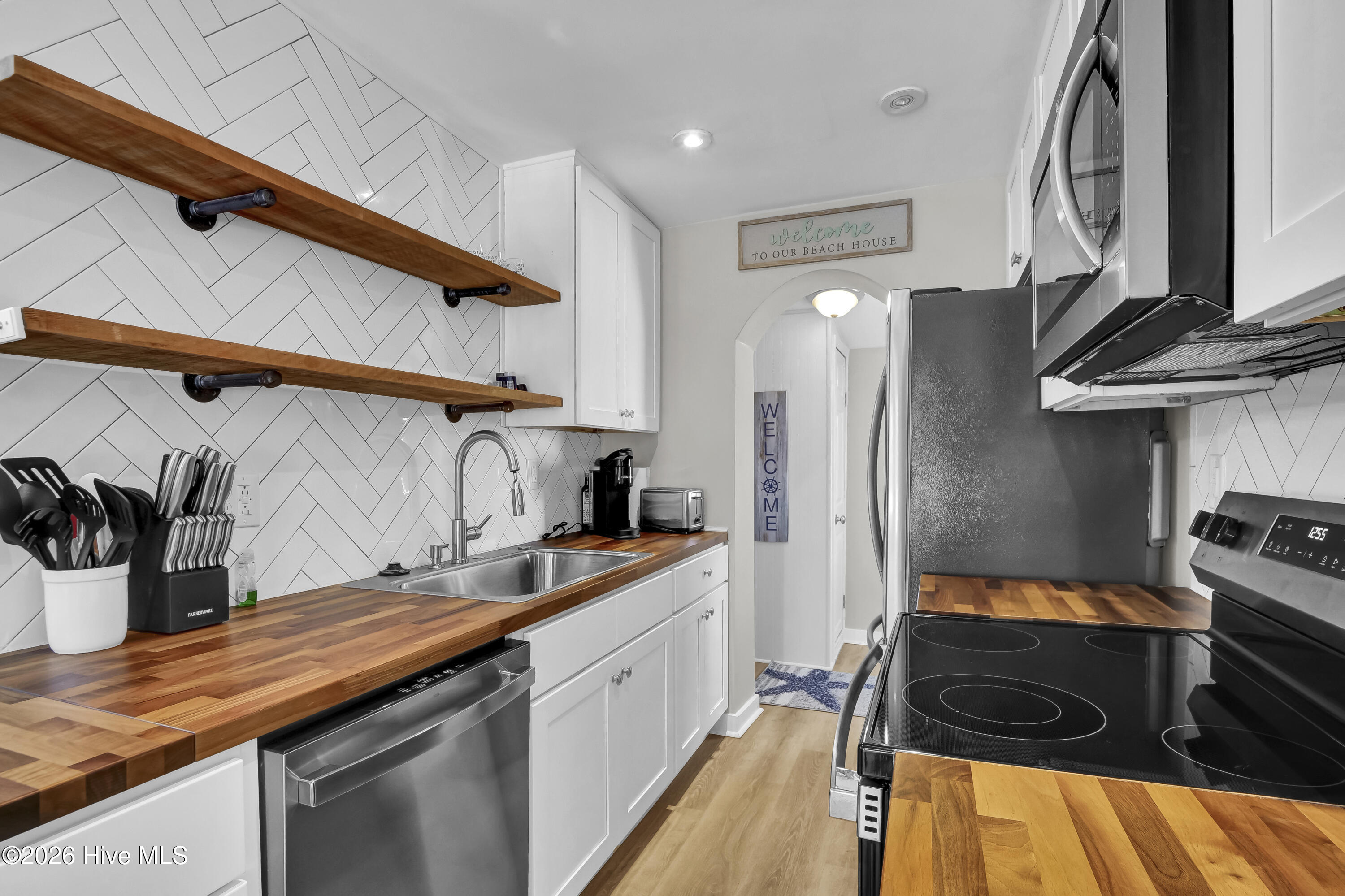 208 Woody Hewett Avenue Unit A Property Photo 9
