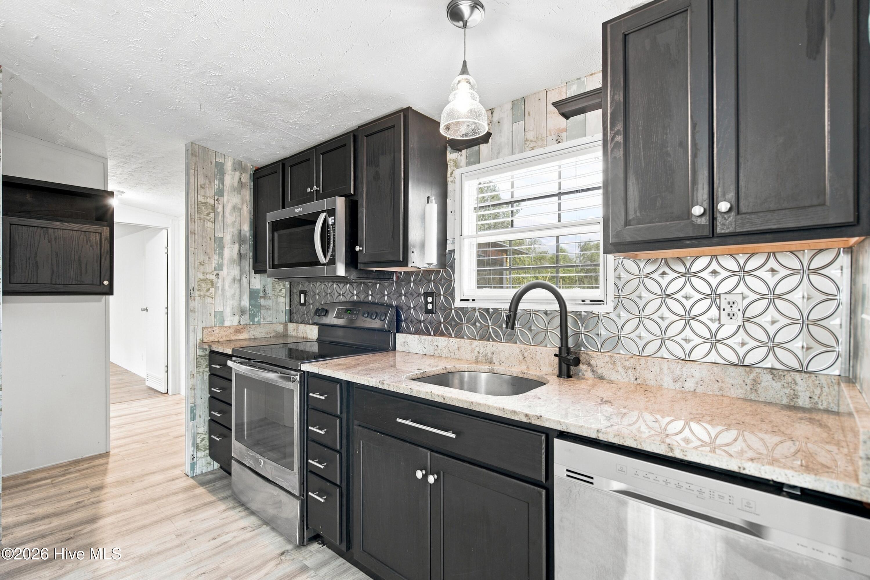 6110 Gordon Road Property Photo 14