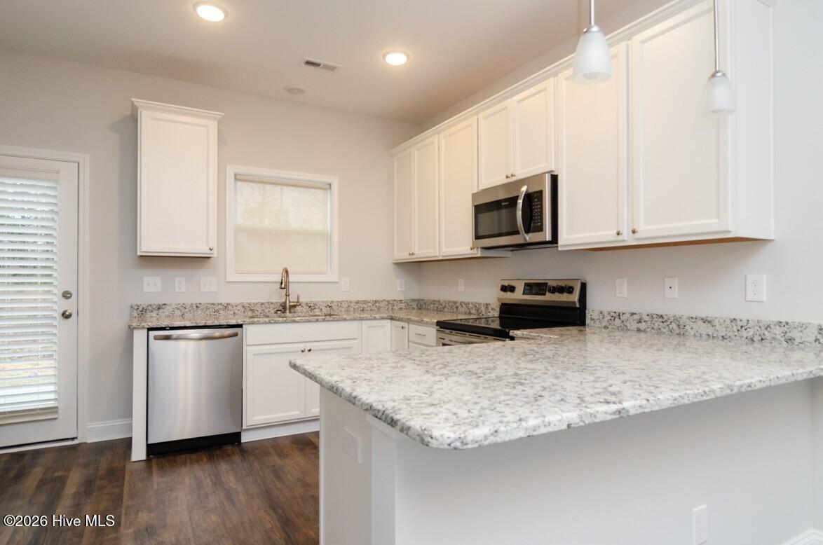 1575 Grey Cliff Property Photo 8