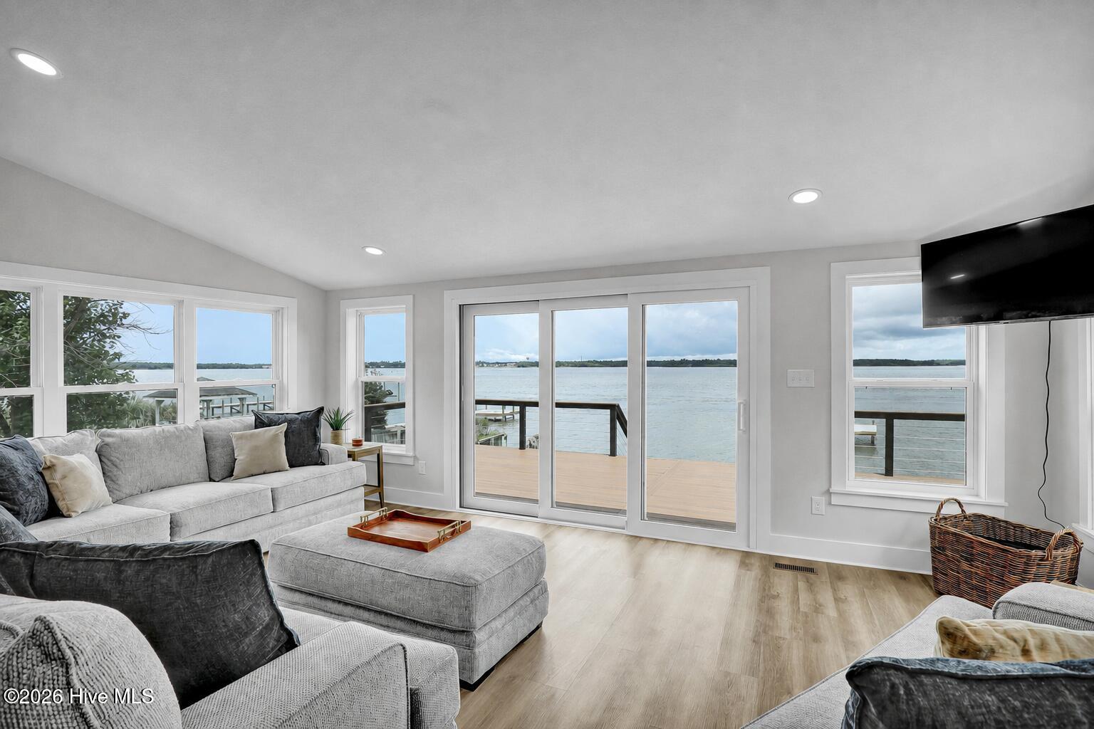 237 Riverside Drive Property Photo 15