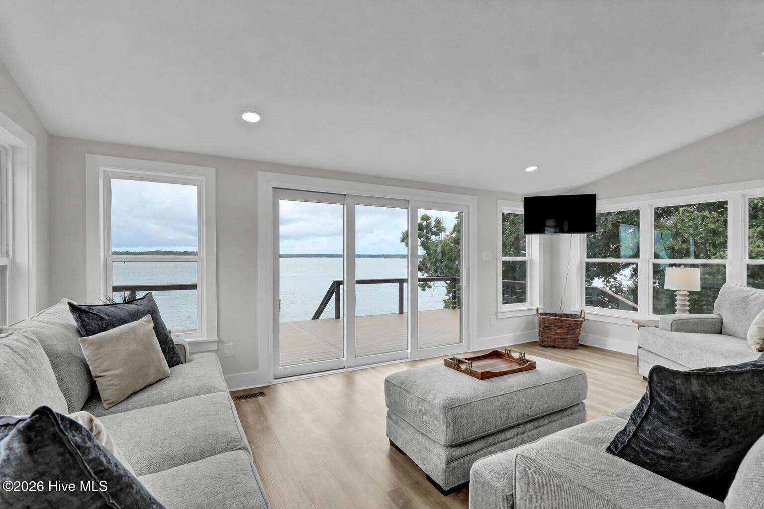 237 Riverside Drive Property Photo 16