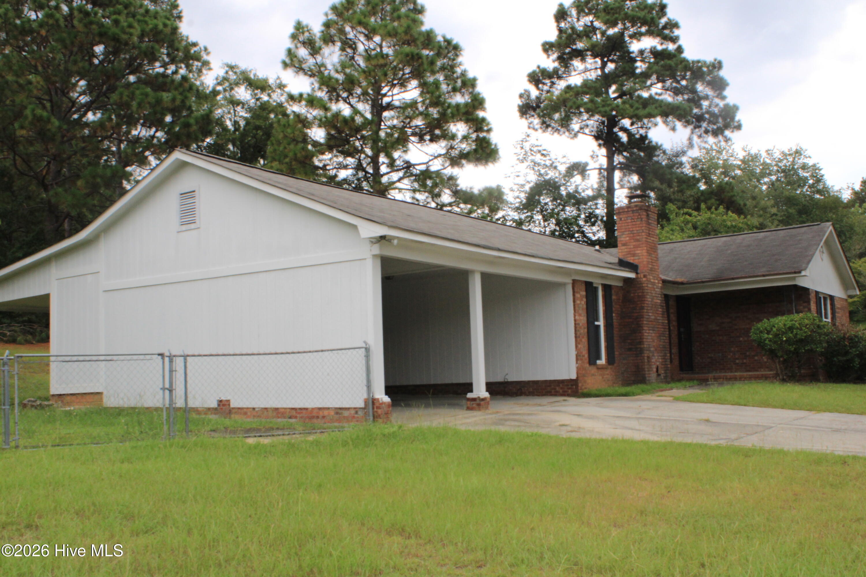 3726 Crest Drive Property Photo 2