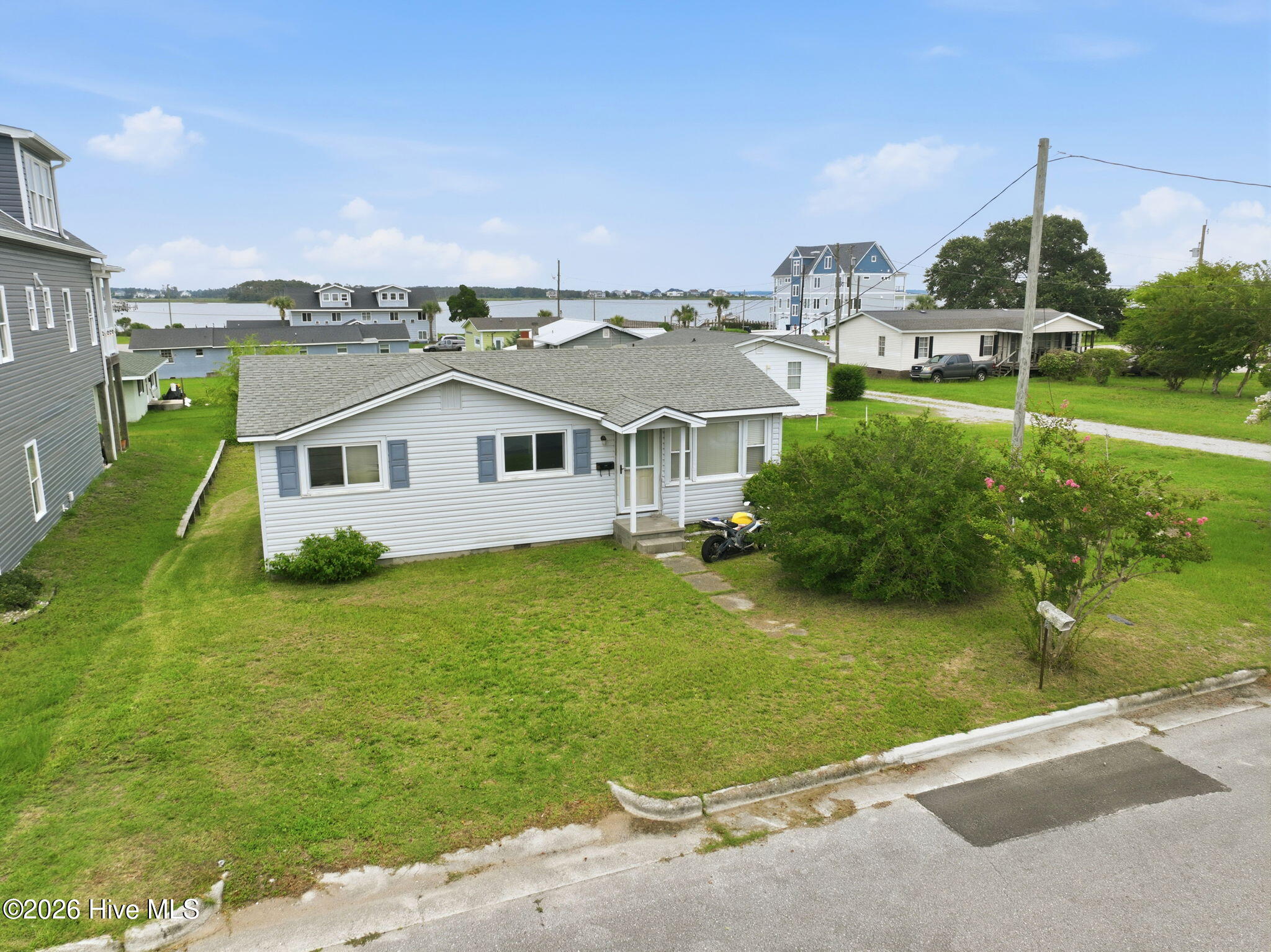 1106 Avery Street Property Photo 4