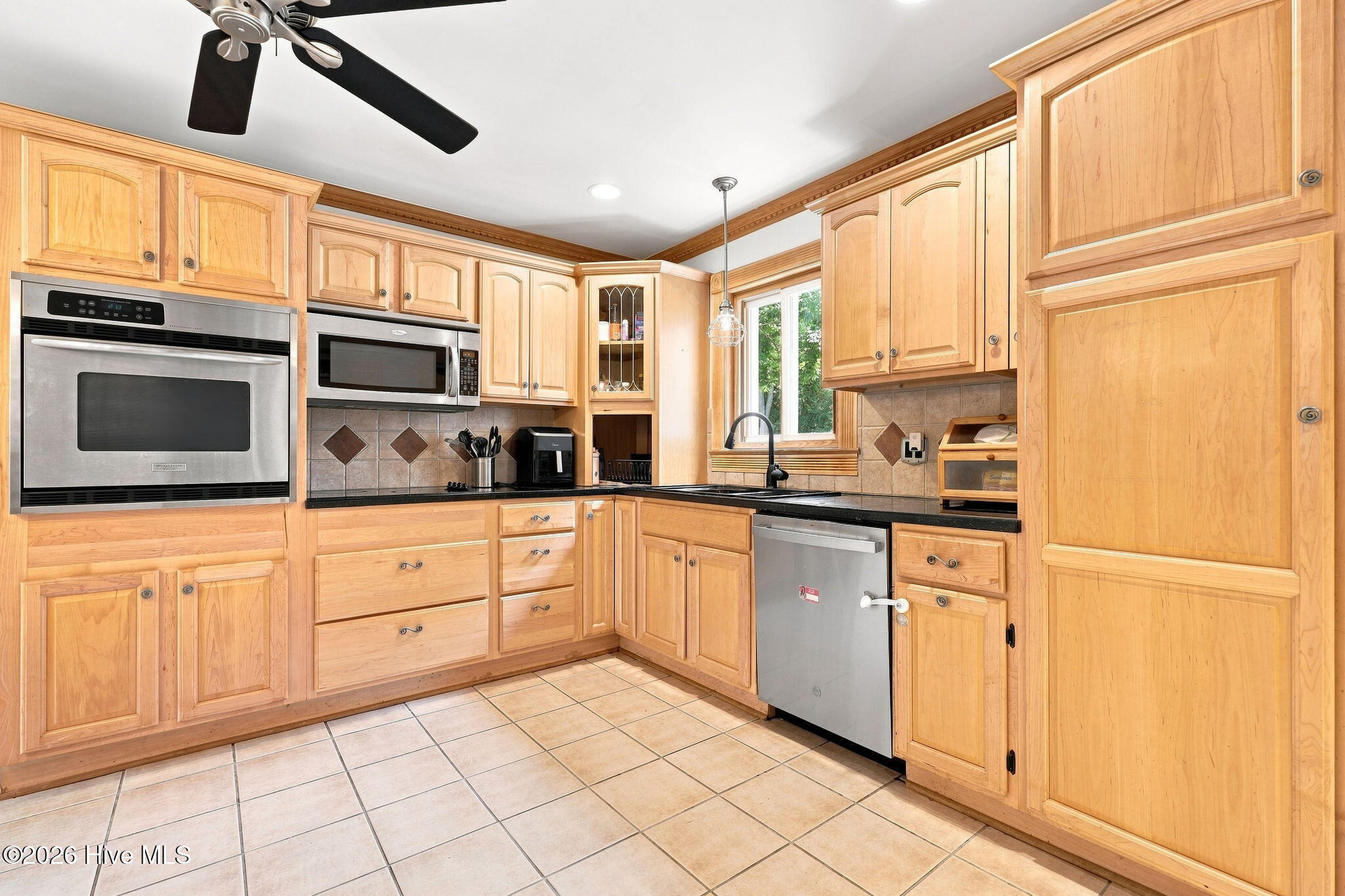 409 Oxford Road Property Photo 15